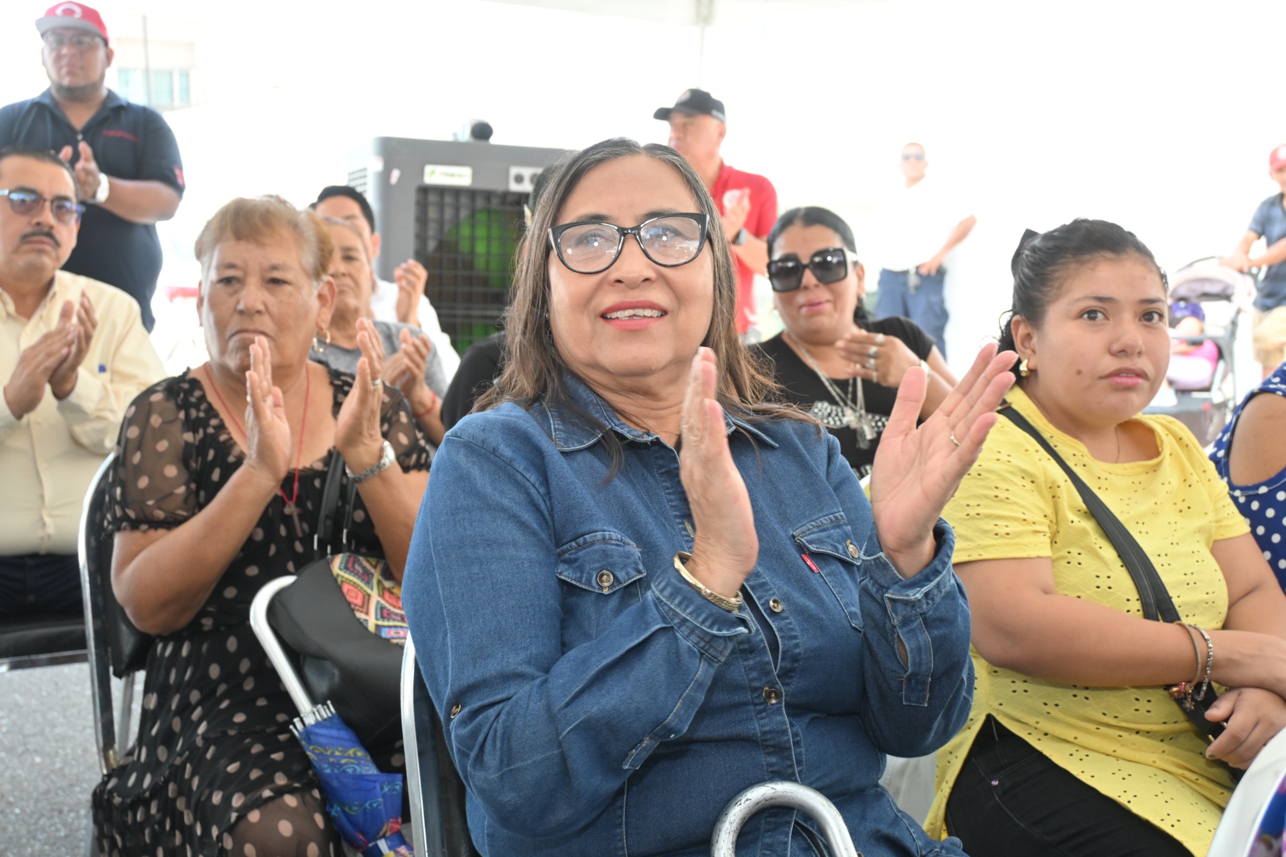 Cumple Sari Pérez a familias de La Sierrita