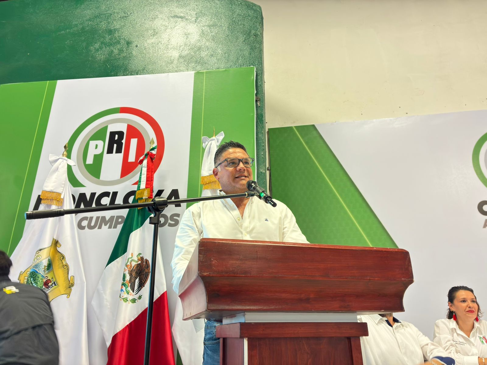 Asume Roberto Plata dirigencia local del PRI