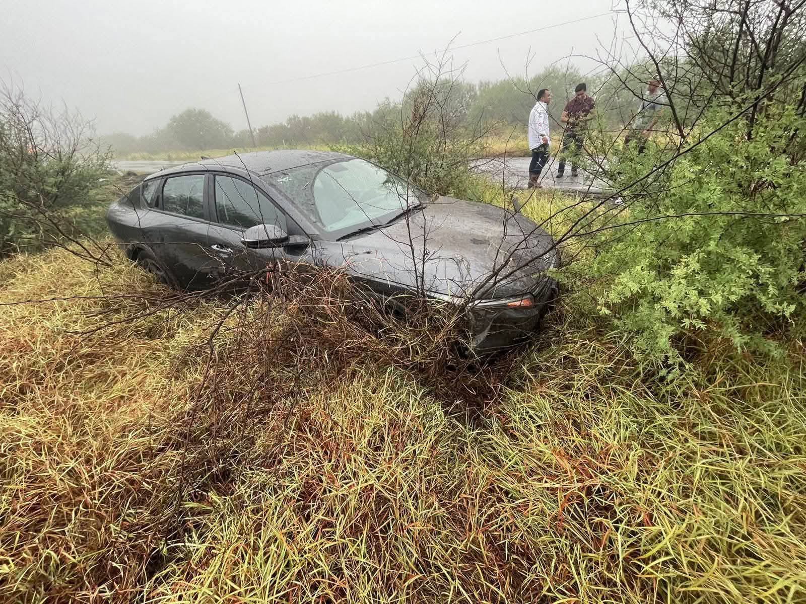 Lluvias provocan 2 accidentes en la 57