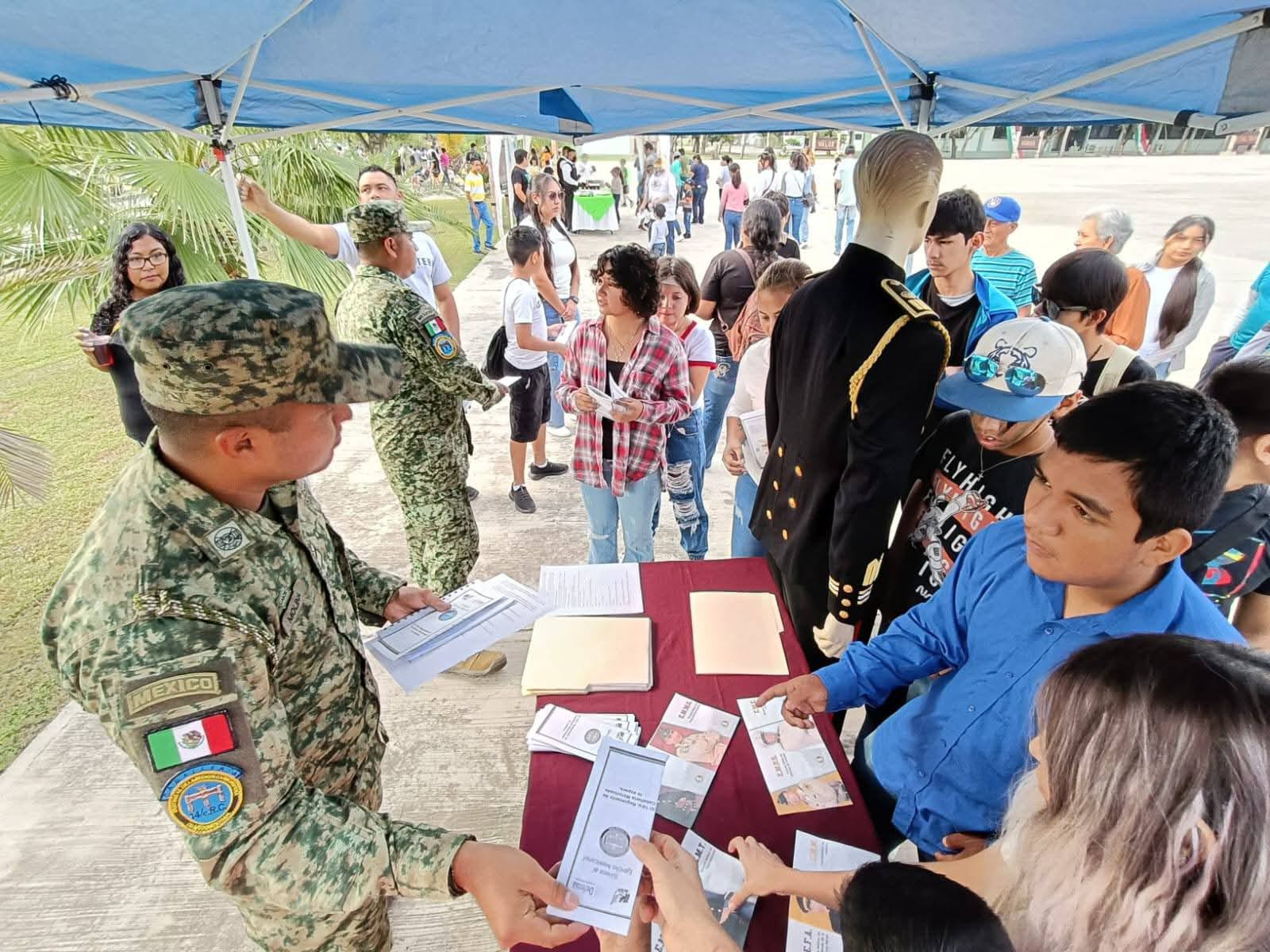 14 Regimiento de Múzquiz abre sus puertas a familias