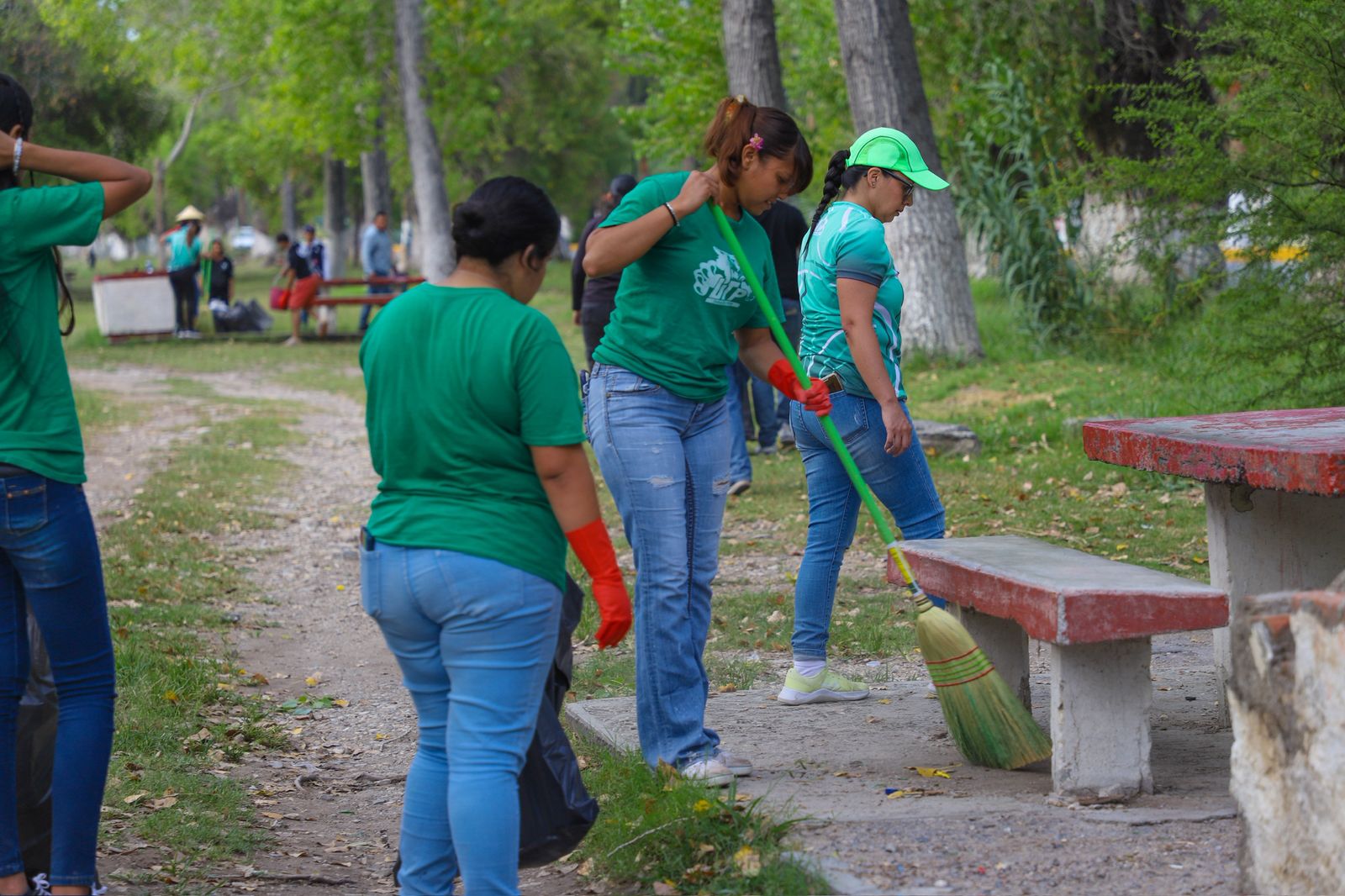 Celebran Día del Turismo con jornada de limpieza