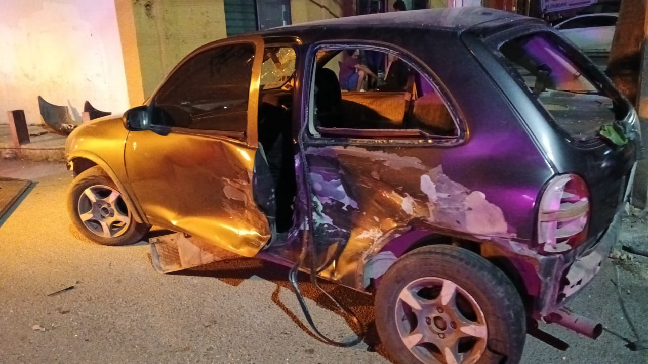 Resulta con traumatismo joven después de choque