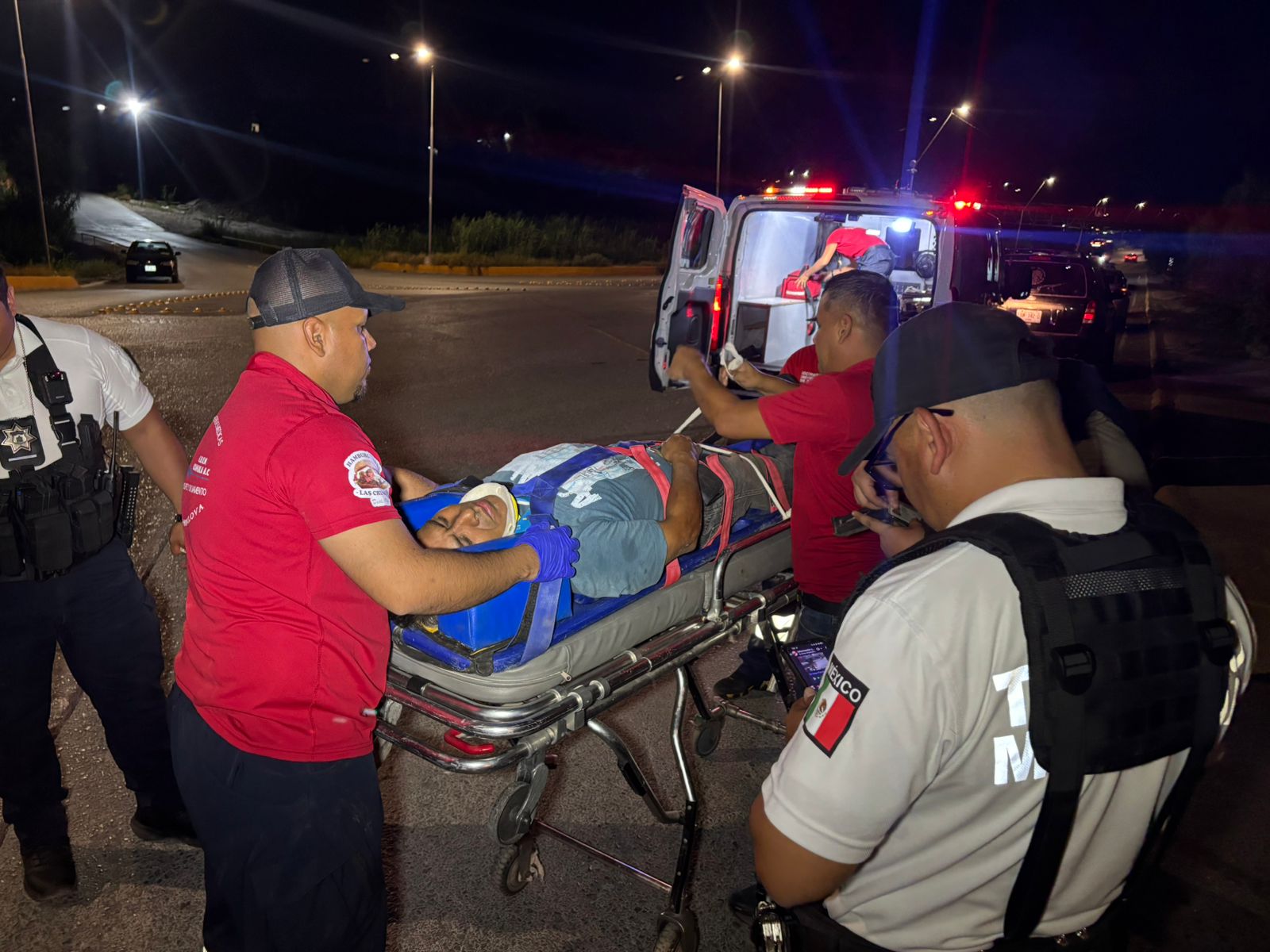 Impacta conductor a ciclista en avenida