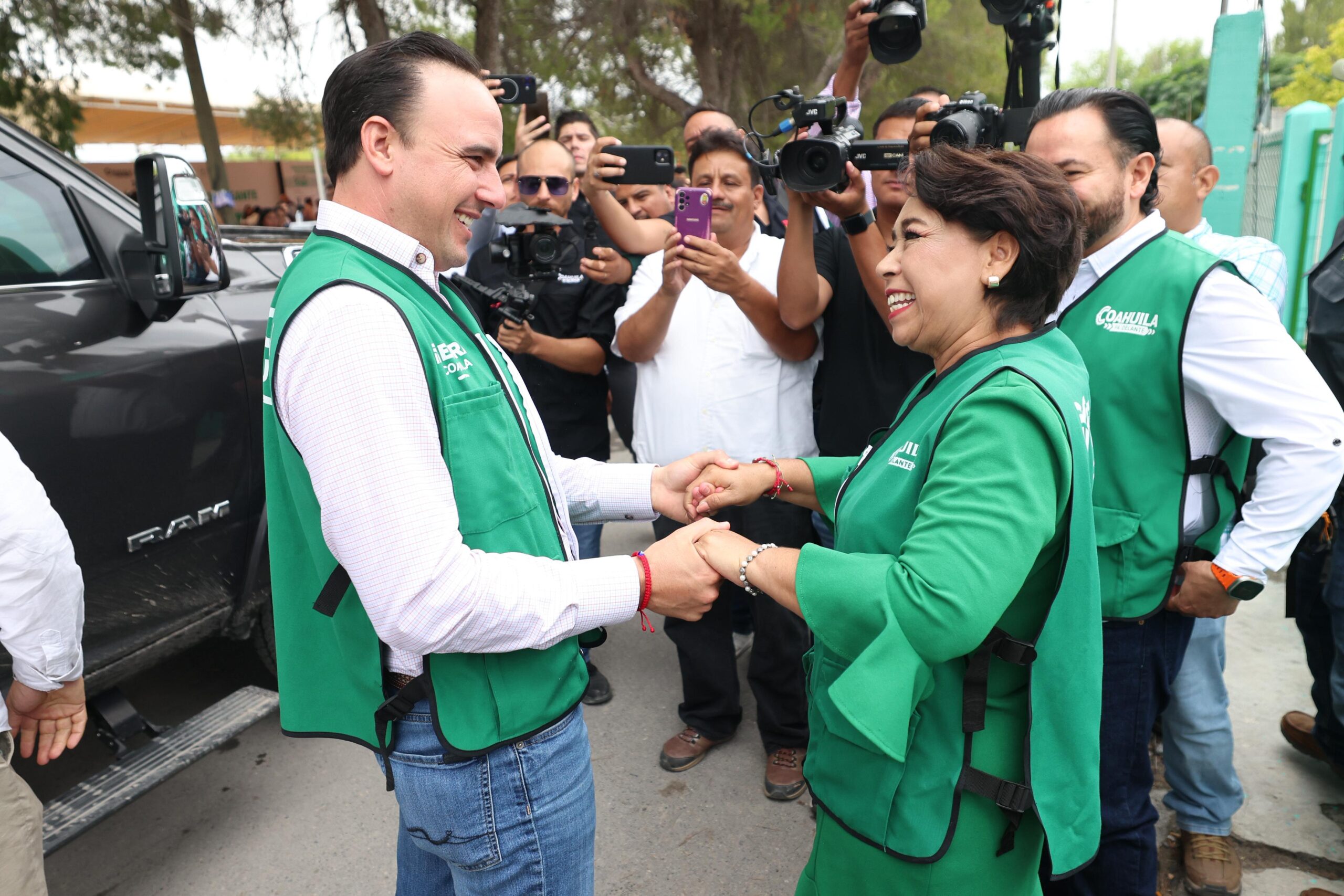 Inicia Manolo obras por 21.6 millones en región
