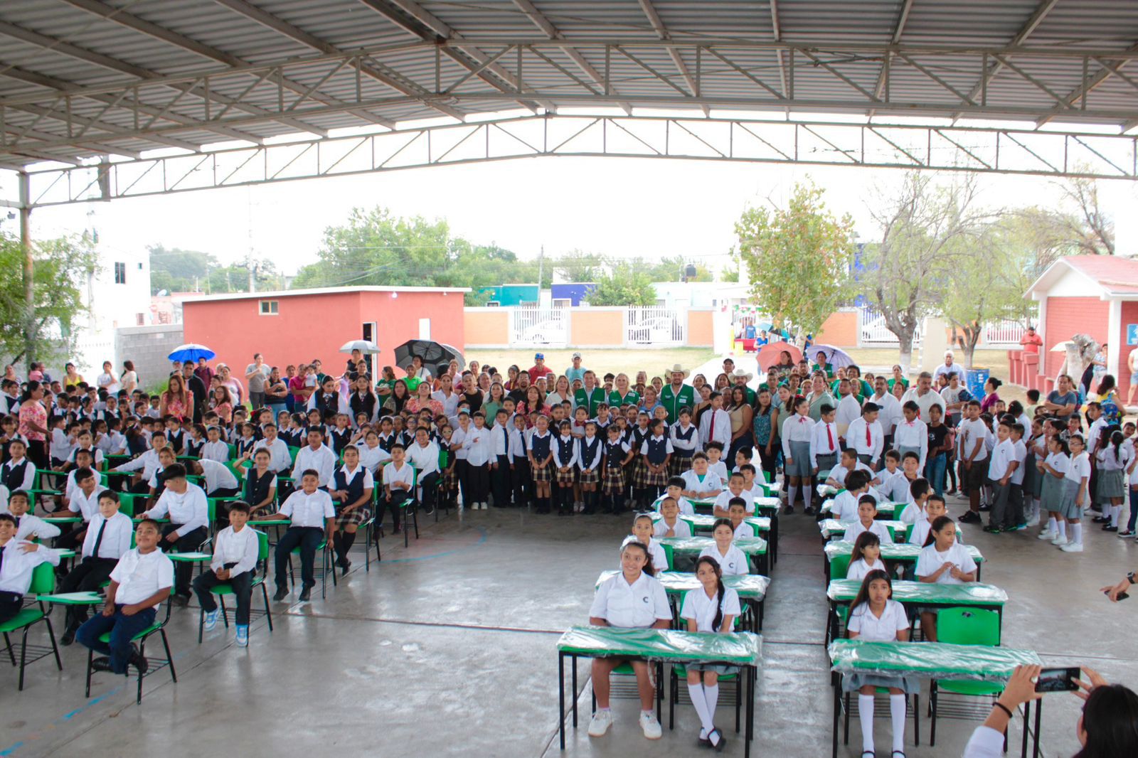 Equipa Laura Jiménez a la primaria Manuel Acuña