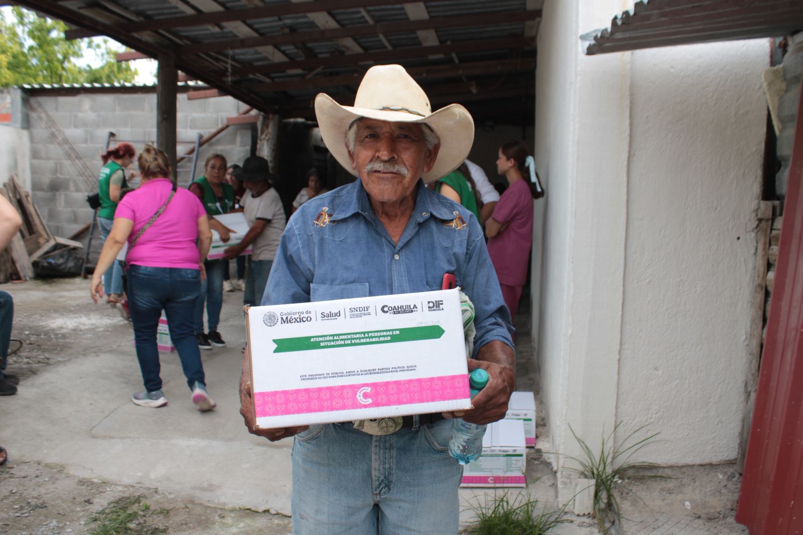 Reciben 150 despensas adultos mayores de MM
