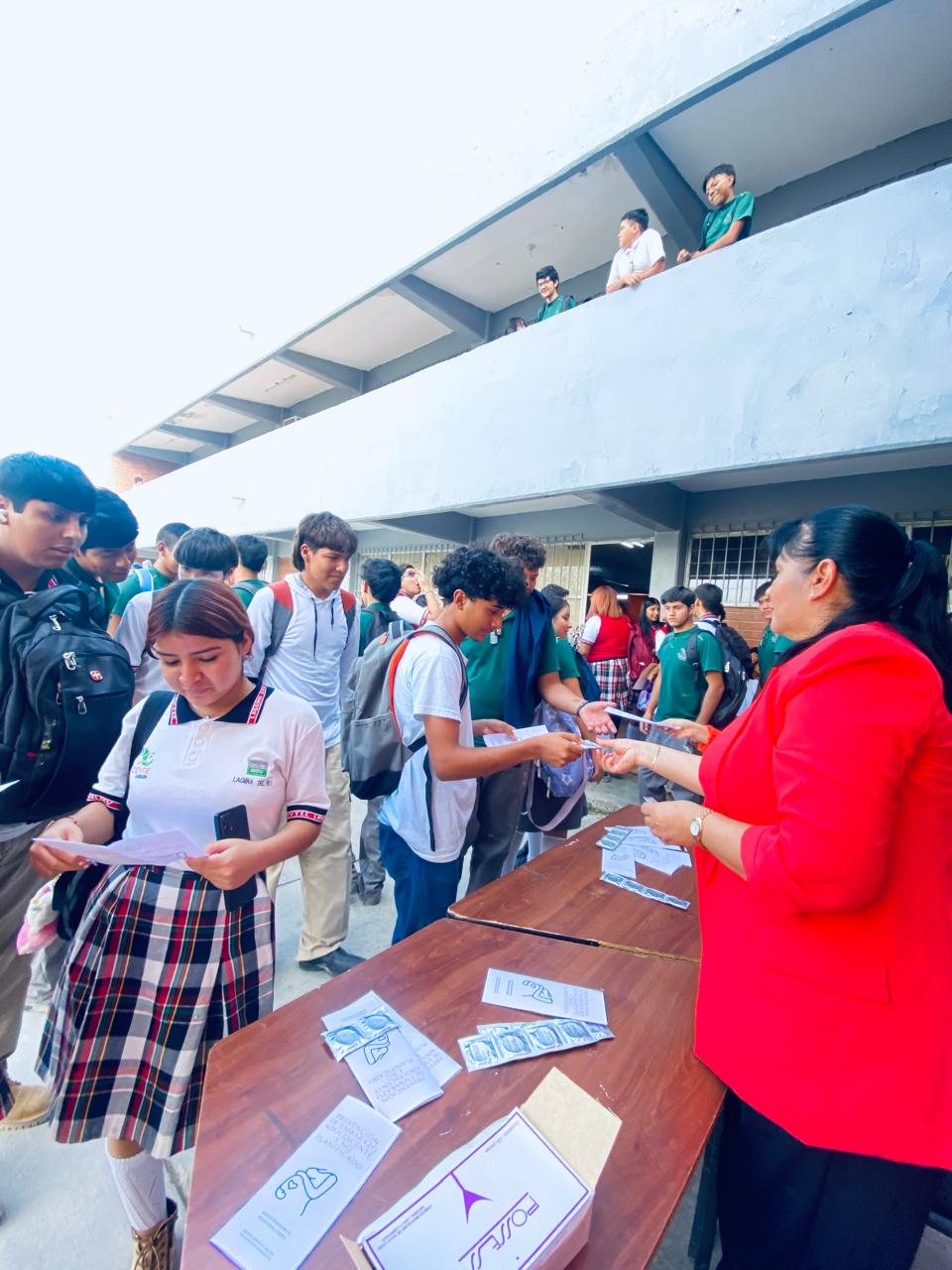 Impulsa Adriana pláticas de salud preventiva para jóvenes