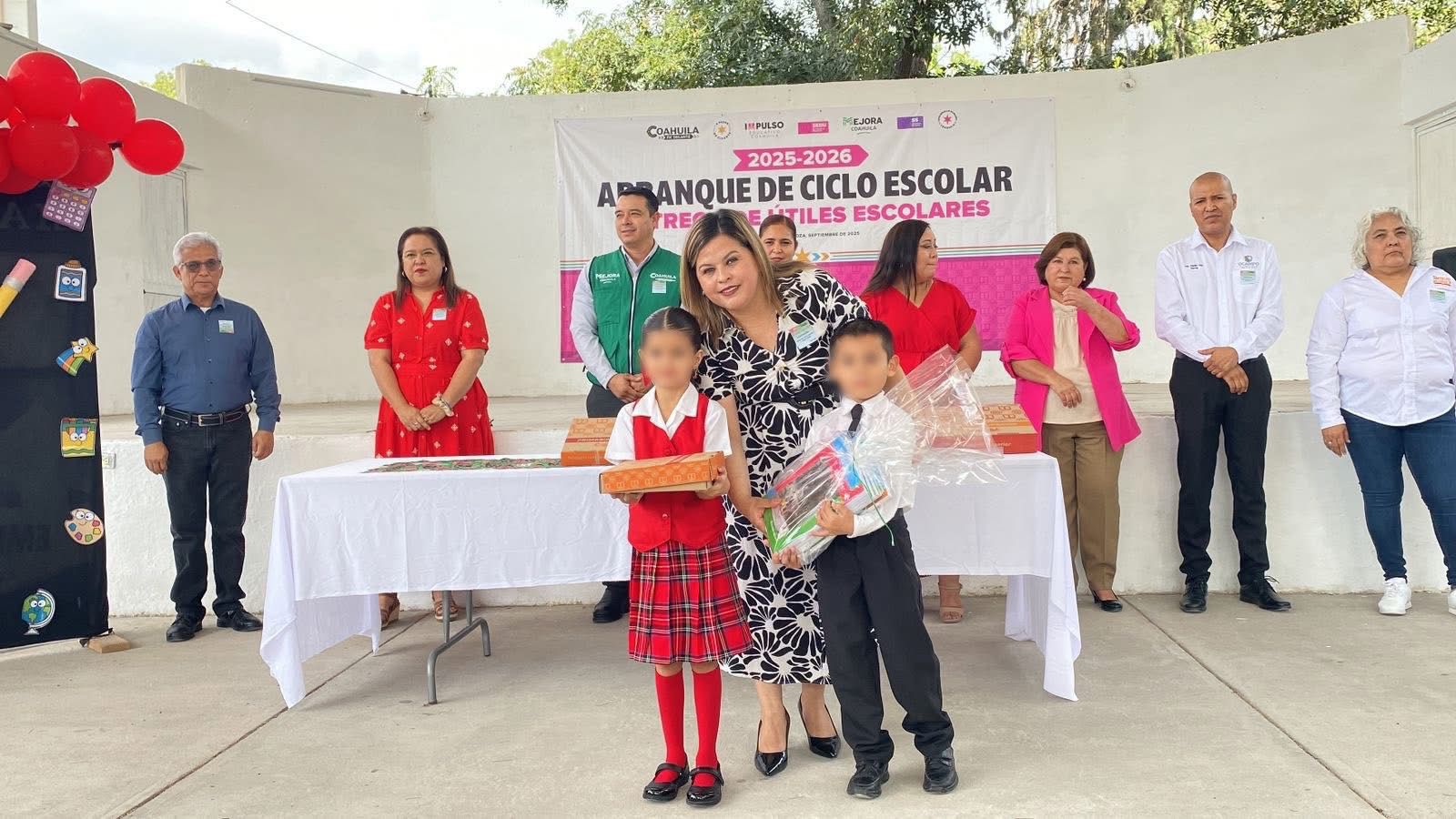 Encabeza Adriana el inicio de ciclo escolar en Ocampo