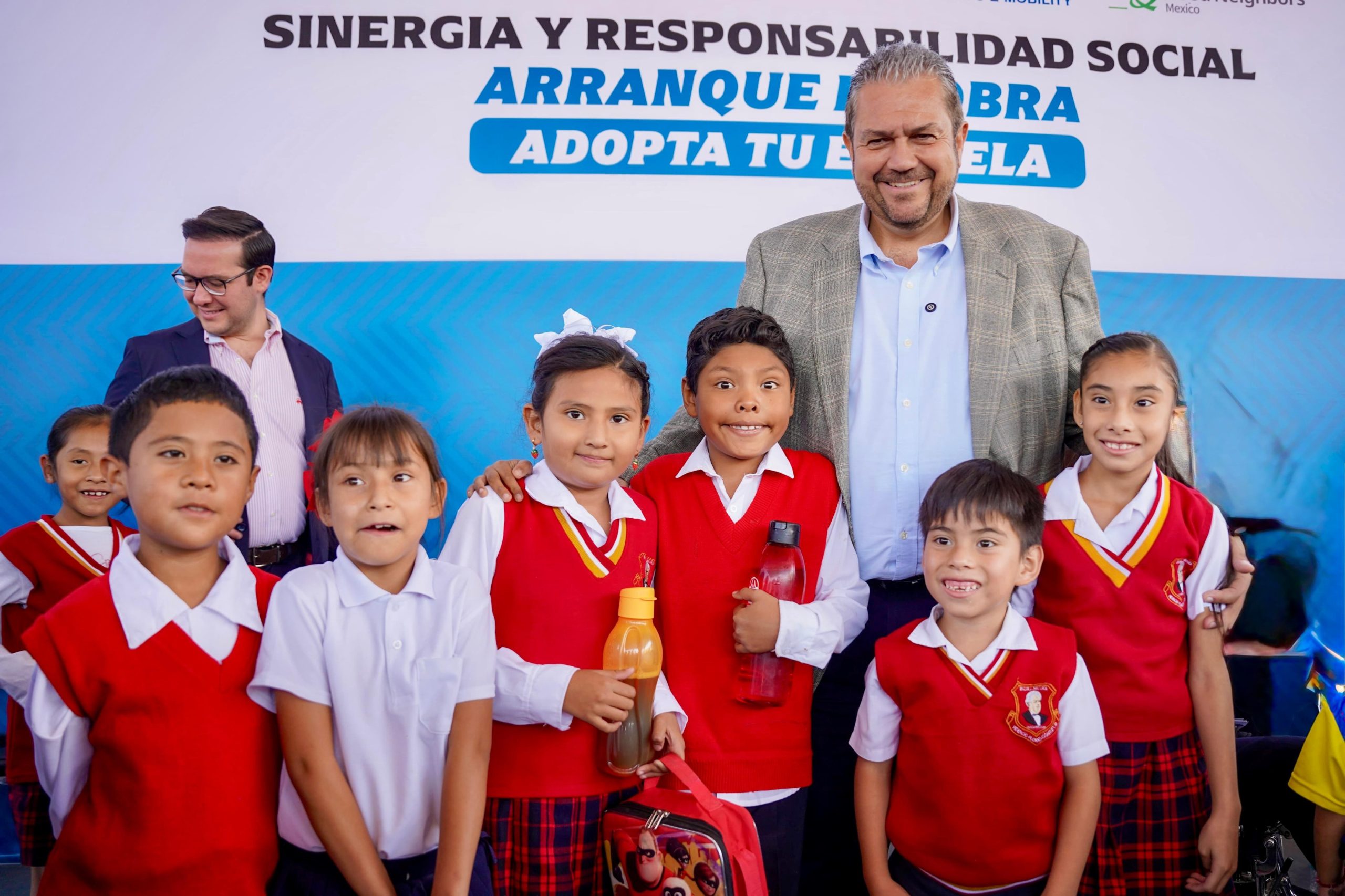 Invierte Ramos 2.3 mdp en beneficio de escuelas