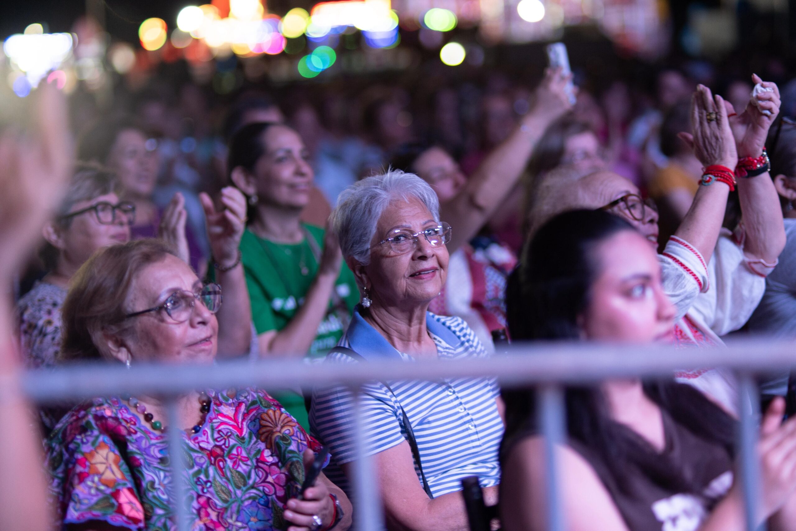 Cantan y bailan en una gran noche de Feriexpo