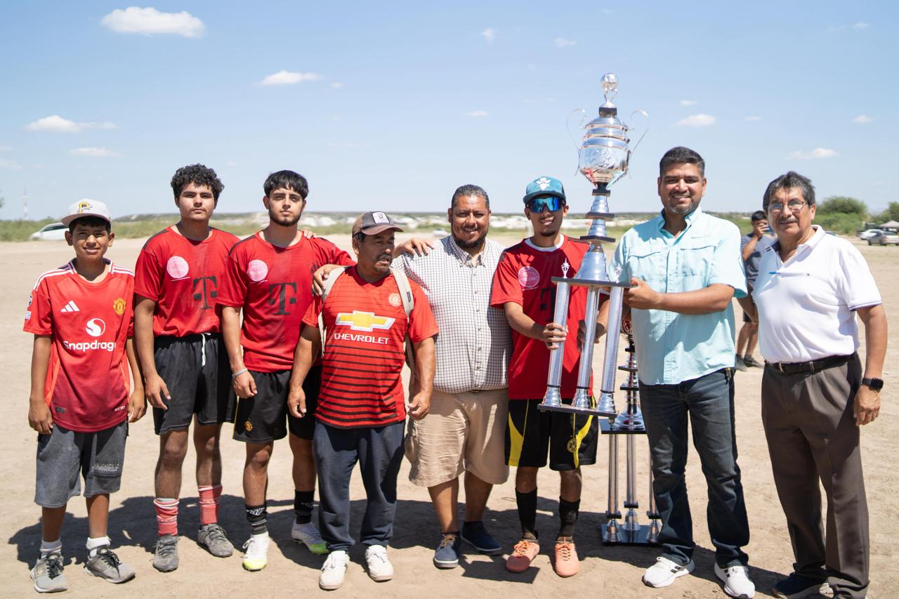 Premia Sabinas a los campeones de fútbol