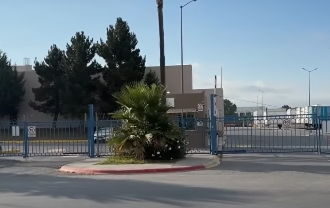 Se desploma y fallece dentro de empresa