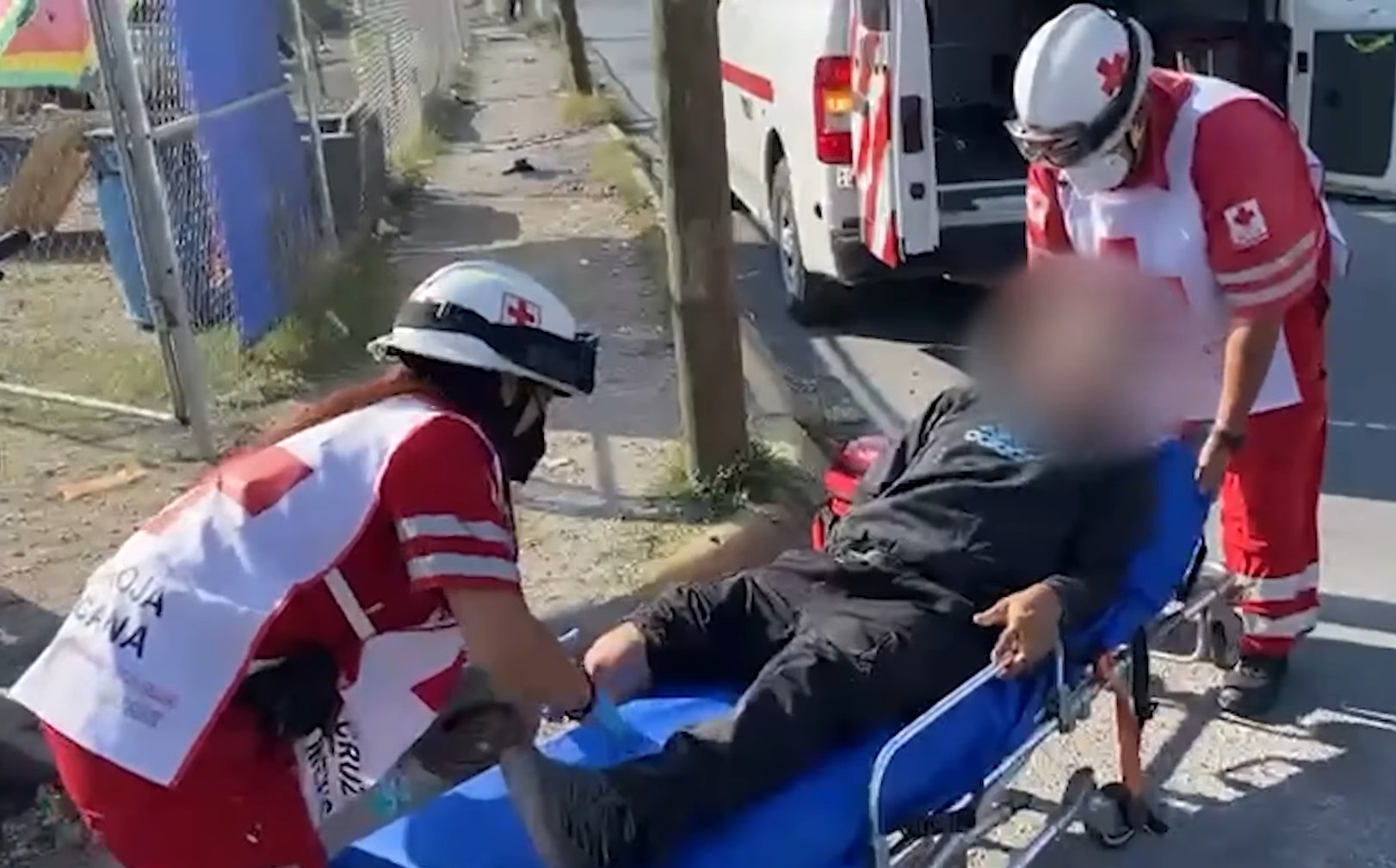 Arrolla conductora a joven en patín