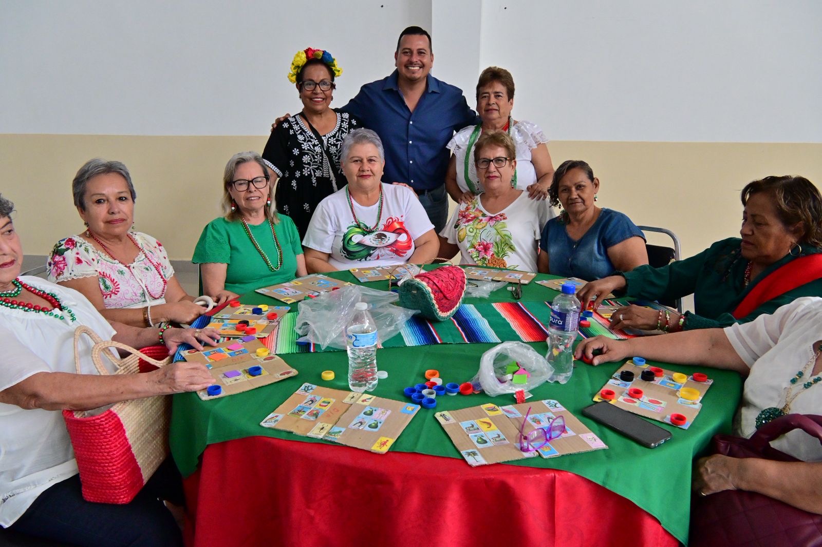 CELEBRA DIF SAN BUENAVENTURA FIESTAS PATRIAS CON ABUELITOS