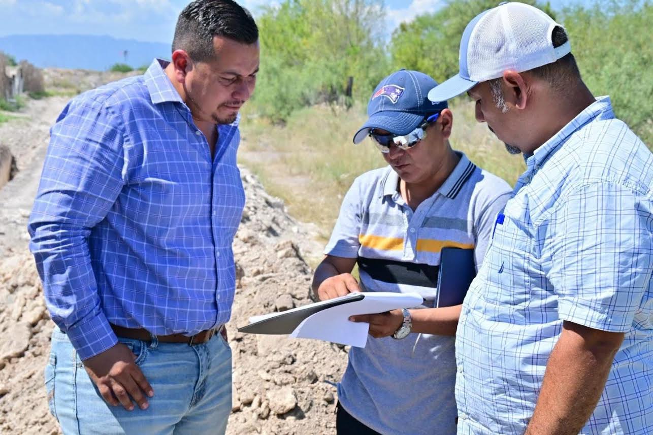 Supervisa Javier obra de agua potable en Saca de Bucareli