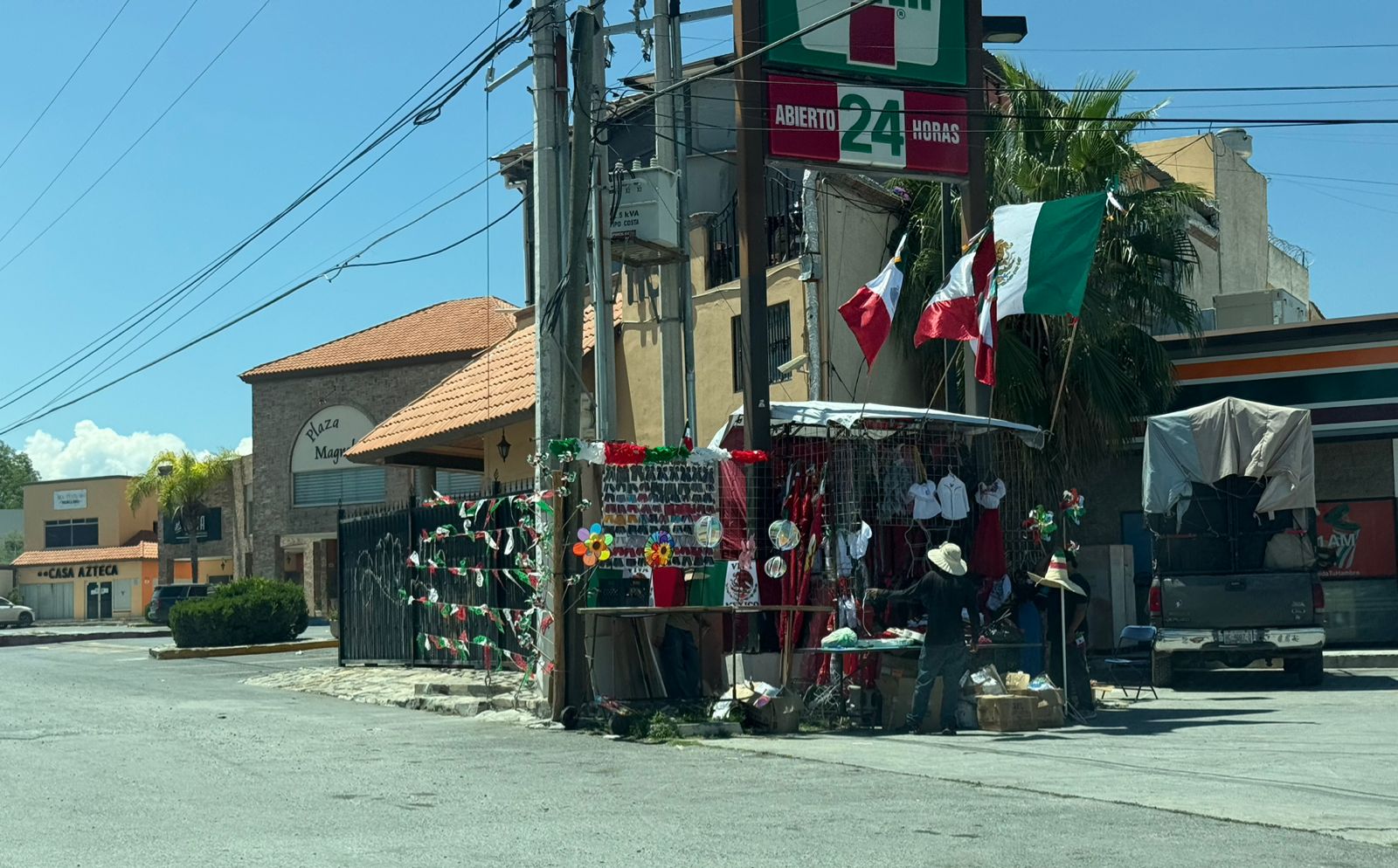 Se llena Saltillo de colores patrios