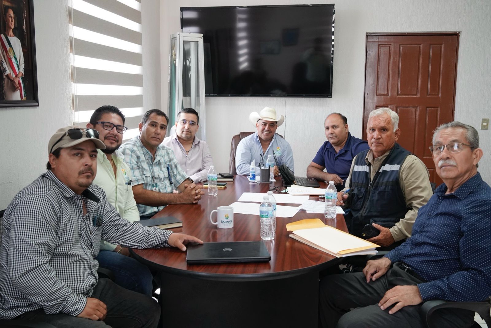 Sabinas reconoce a los materialistas locales después de 30 años de espera