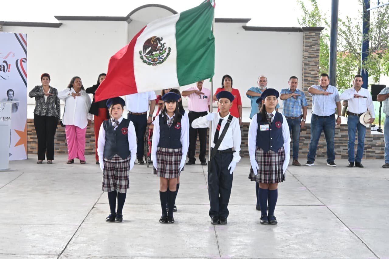 En Frontera se fortalecen los valores patrios con ‘Lunes Cívicos’