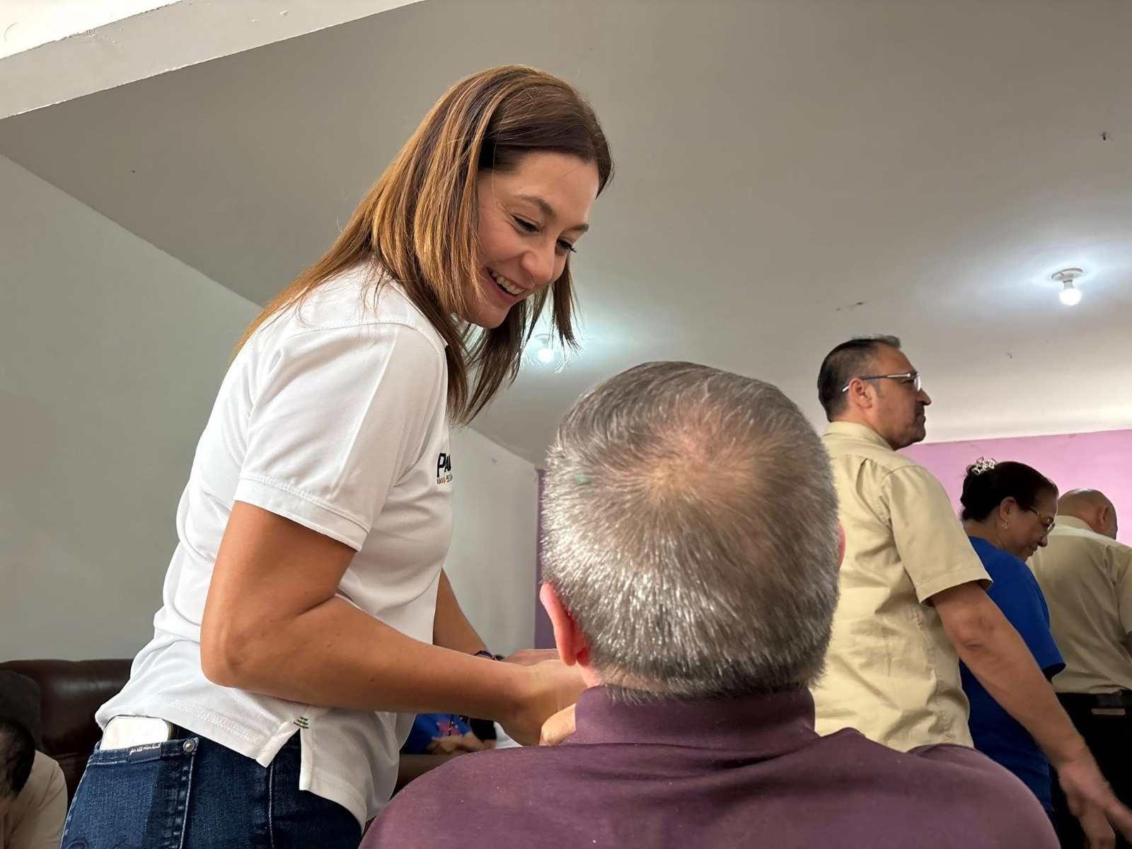 Entrega LaZboy donativo a la Casa de las y los Abuelos