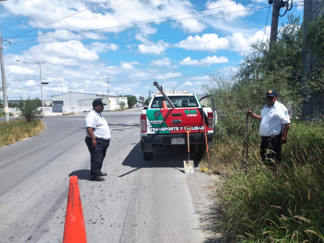 Sari Pérez refuerza seguridad vial en el Ejido Pozuelos de Arriba