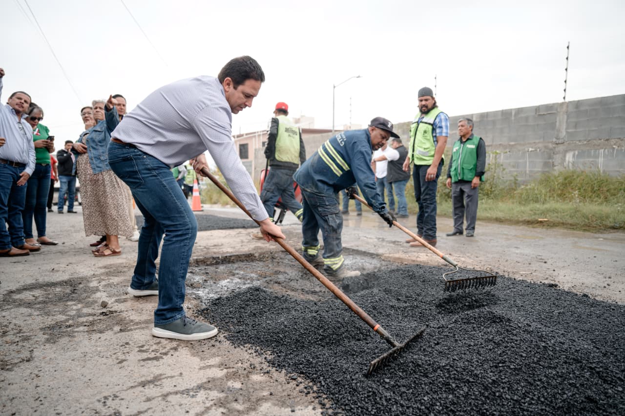 Se mantiene activo el programa de bacheo en todos los sectores de Saltillo: Javier Díaz