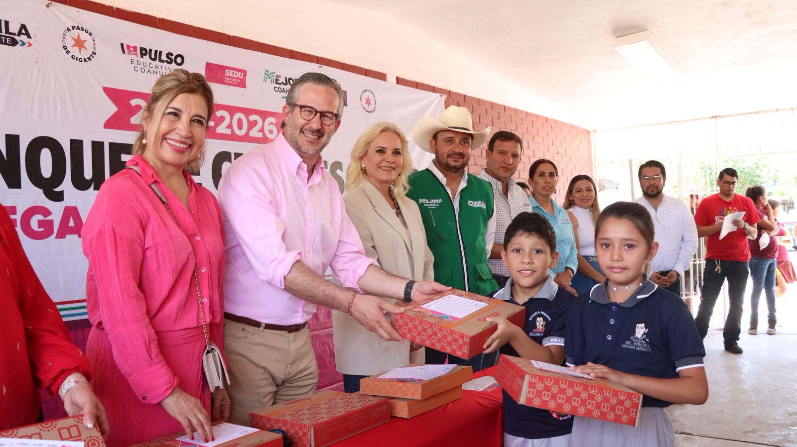 CONCLUYE GOBIERNO ESTATAL ENTREGA DE UNIFORMES Y ÚTILES ESCOLARES EN LOS 38 MUNICIPIOS