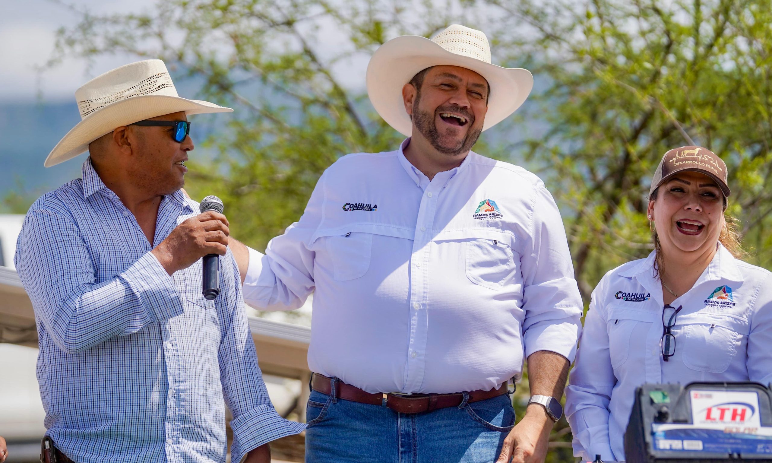 Continúan Manolo y Tomás fortaleciendo el campo de Ramos Arizpe