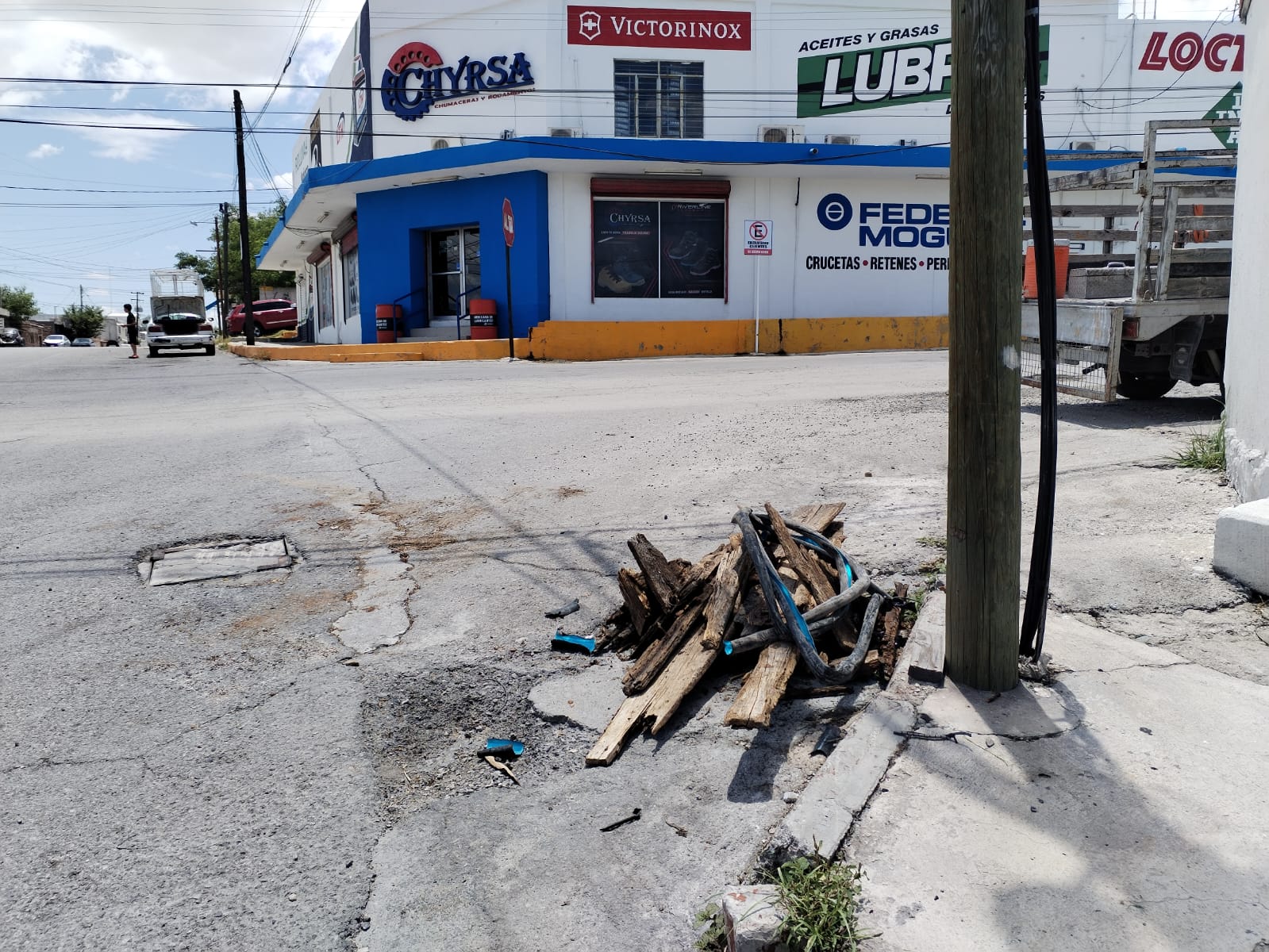 Enfrenta Telmex acoso para distraer cuadrillas