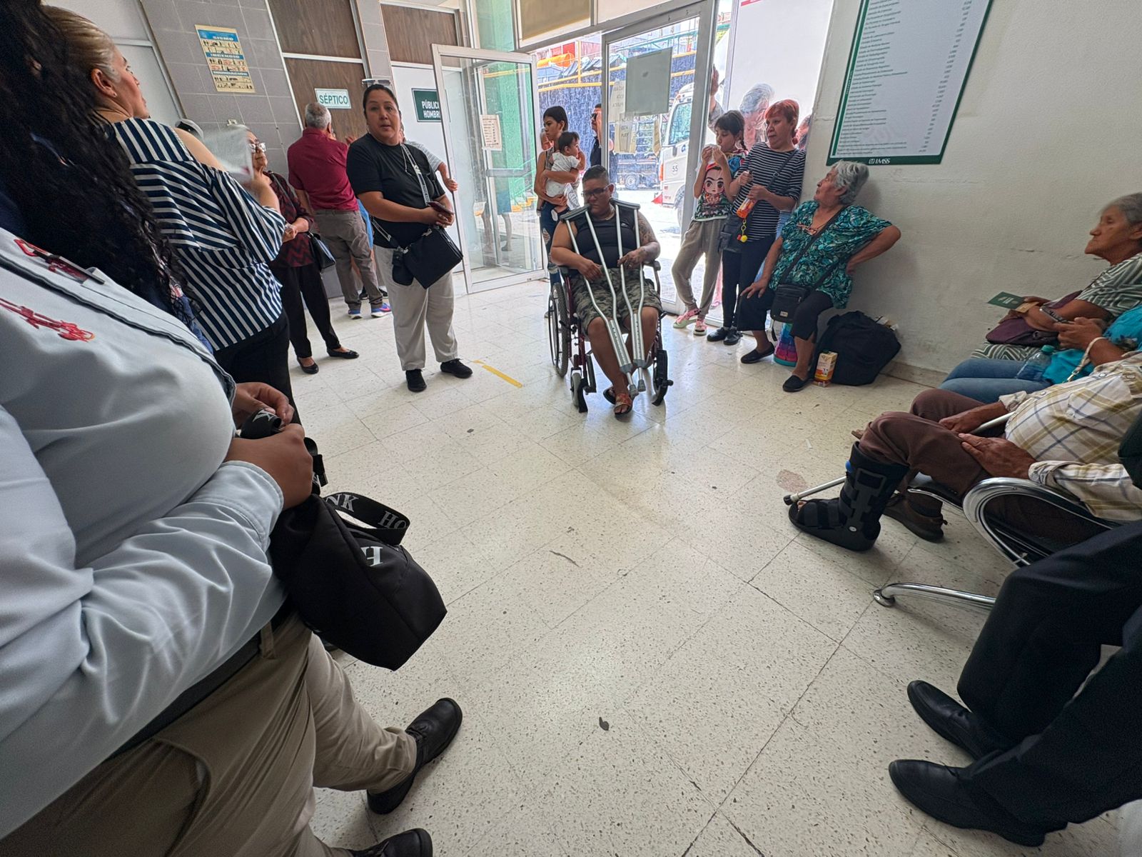 Agarran “puente” médicos del IMSS