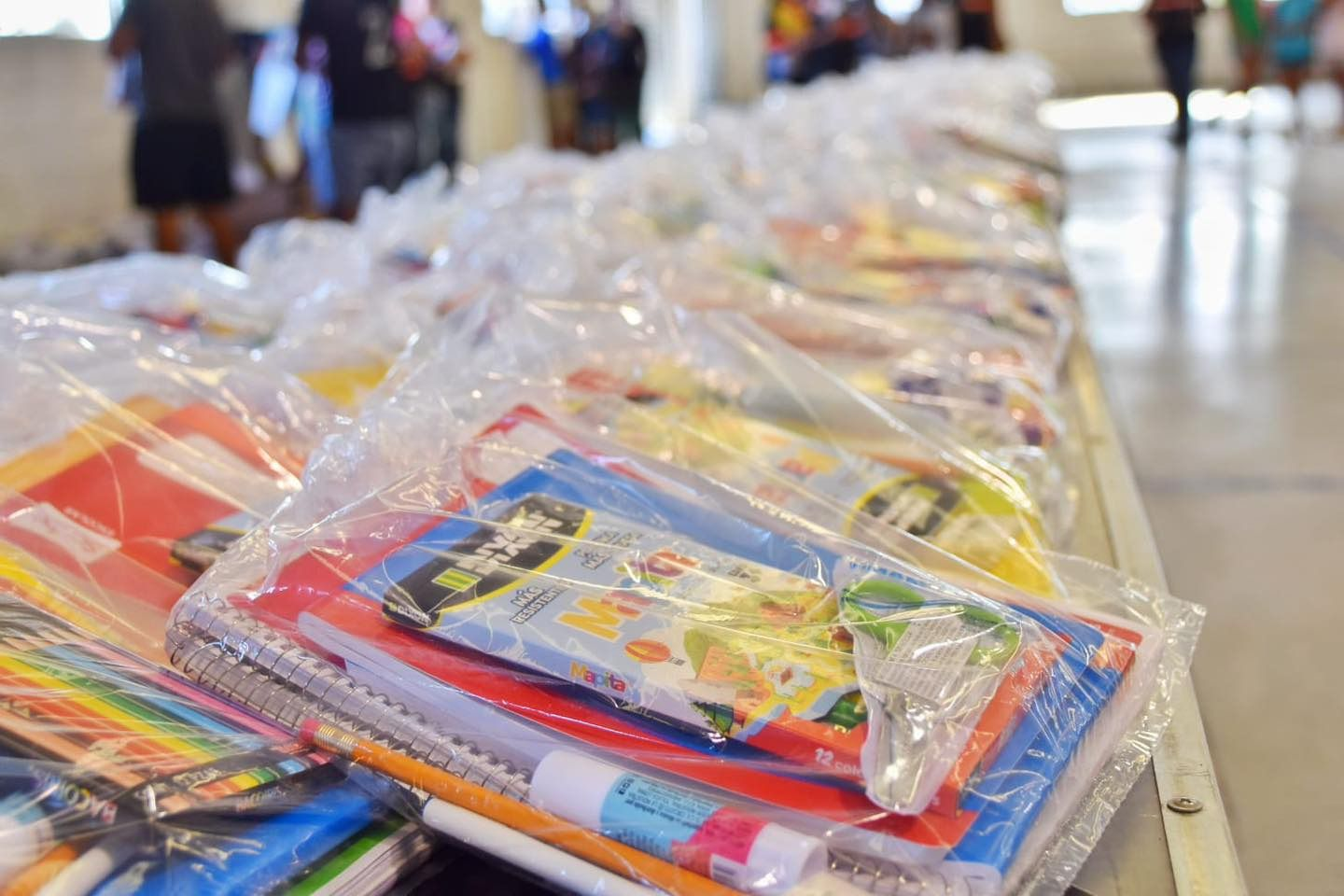 VICTOR LEIJA Y UNIDOS IMPULSAN LA EDUCACIÓN CON LA ENTREGA DE MÁS DE 400 PAQUETES DE ÚTILES ESCOLARES