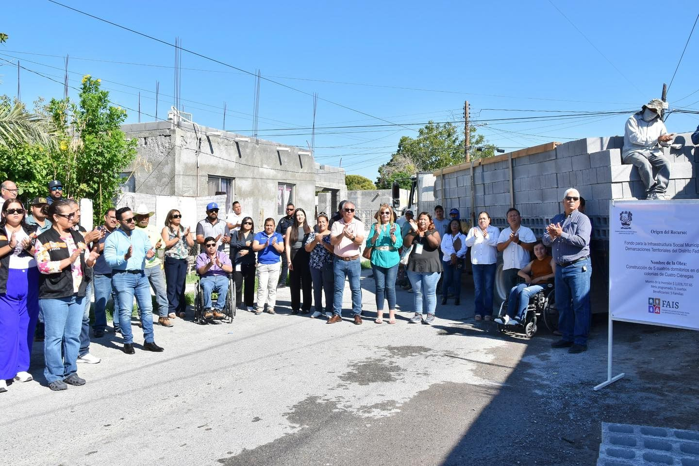 INICIA VÍCTOR LEIJA CONSTRUCCIÓN DE CUARTOS PARA MEJORAR LA CALIDAD DE VIDA DE FAMILIAS DE CUATRO CIÉNEGAS