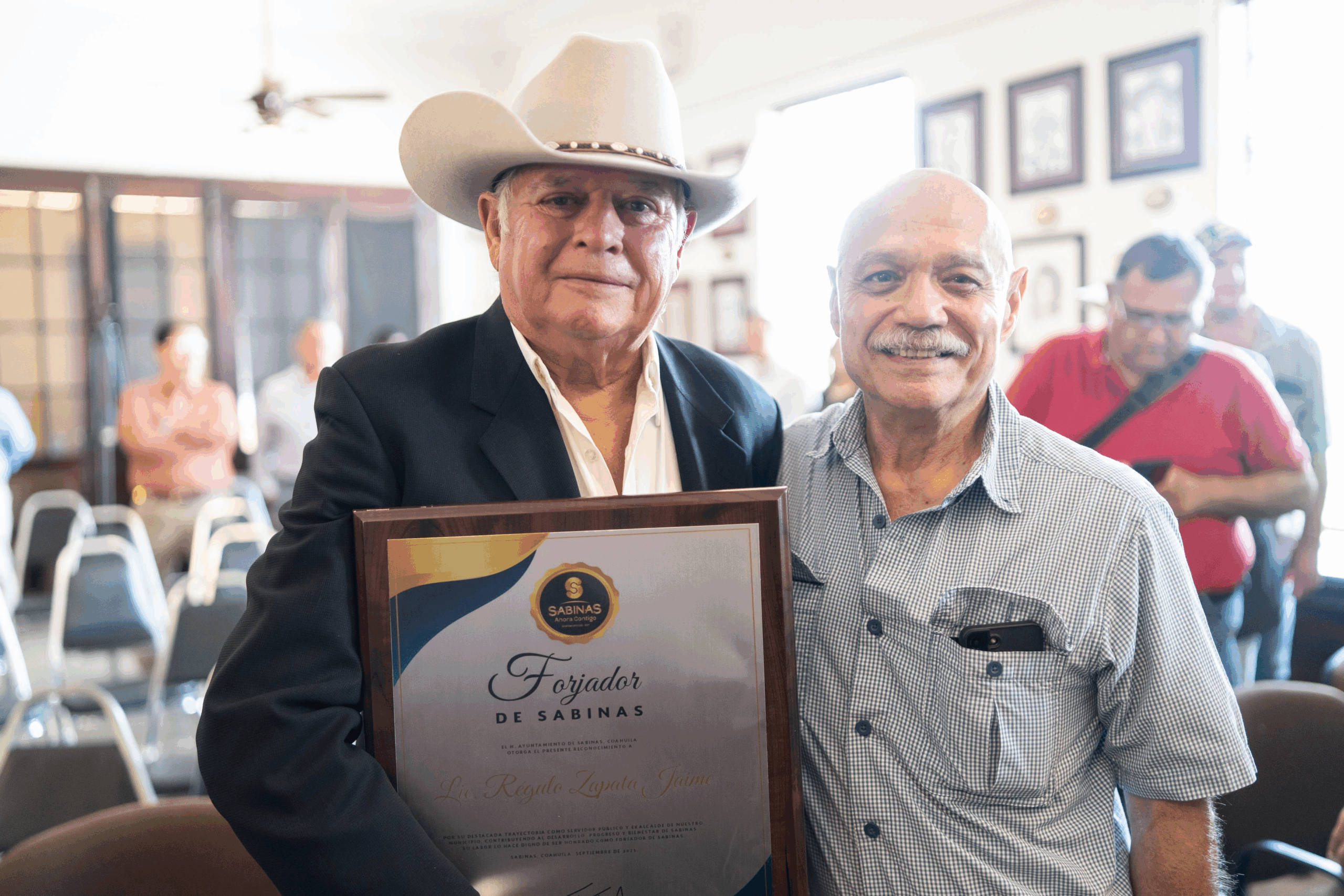 Sabinas celebra 83 años de su elevación a ciudad reconociendo a sus forjadores