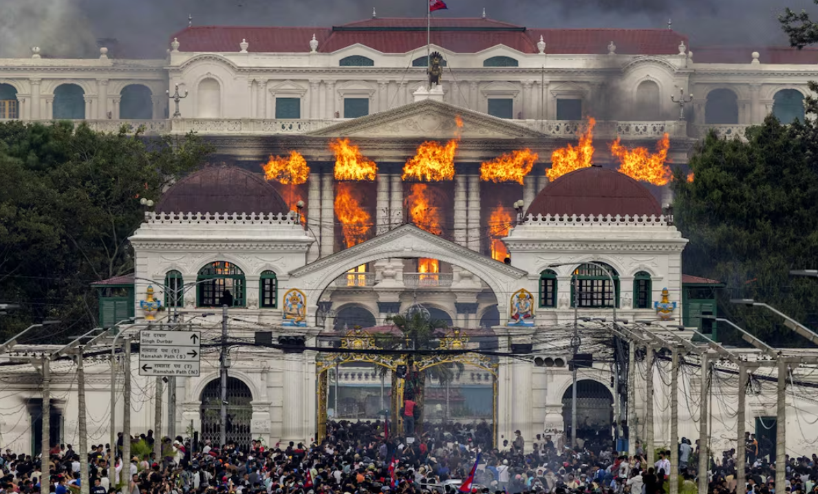 Nepal vuelve a la calma tras nombramiento de primera ministra