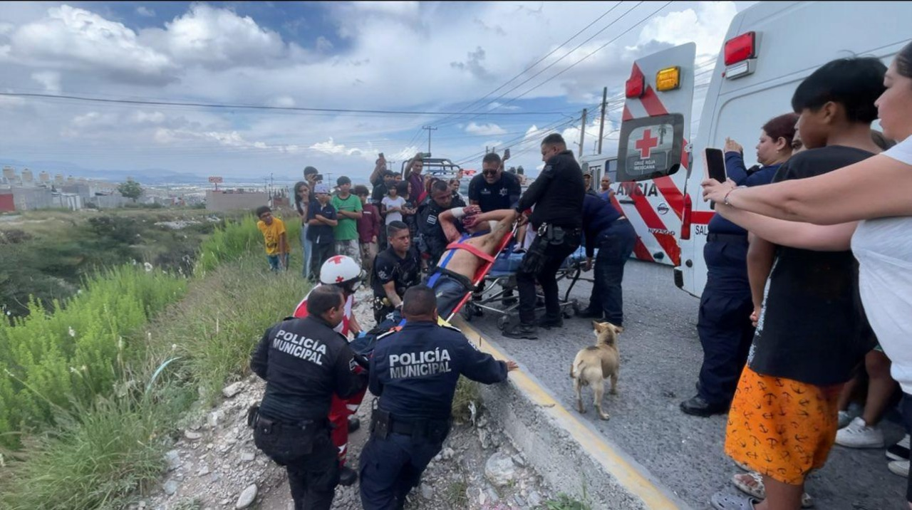 Frustran vecinos secuestro de niña y agreden a raptor
