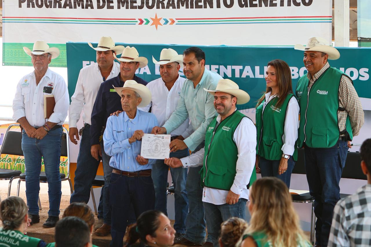 ALCALDE JOSÉ FELICIANO DÍAZ IRIBARREN REFUERZA APOYO AL CAMPO SABINENSE CON SUBSIDIO DE 10 MIL PESOS A PRODUCTORES GANADEROS