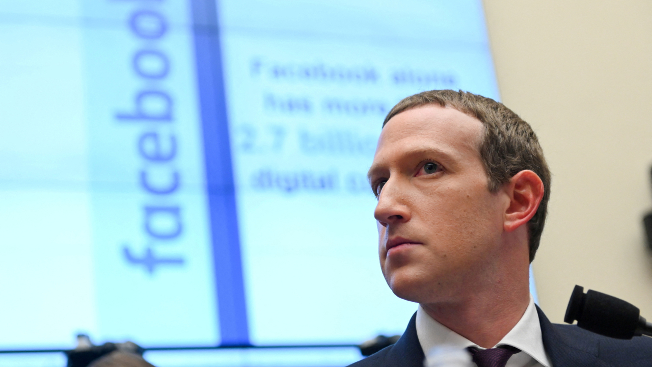 Meta habilita en Facebook acceso a galería del móvil para sugerencias con IA