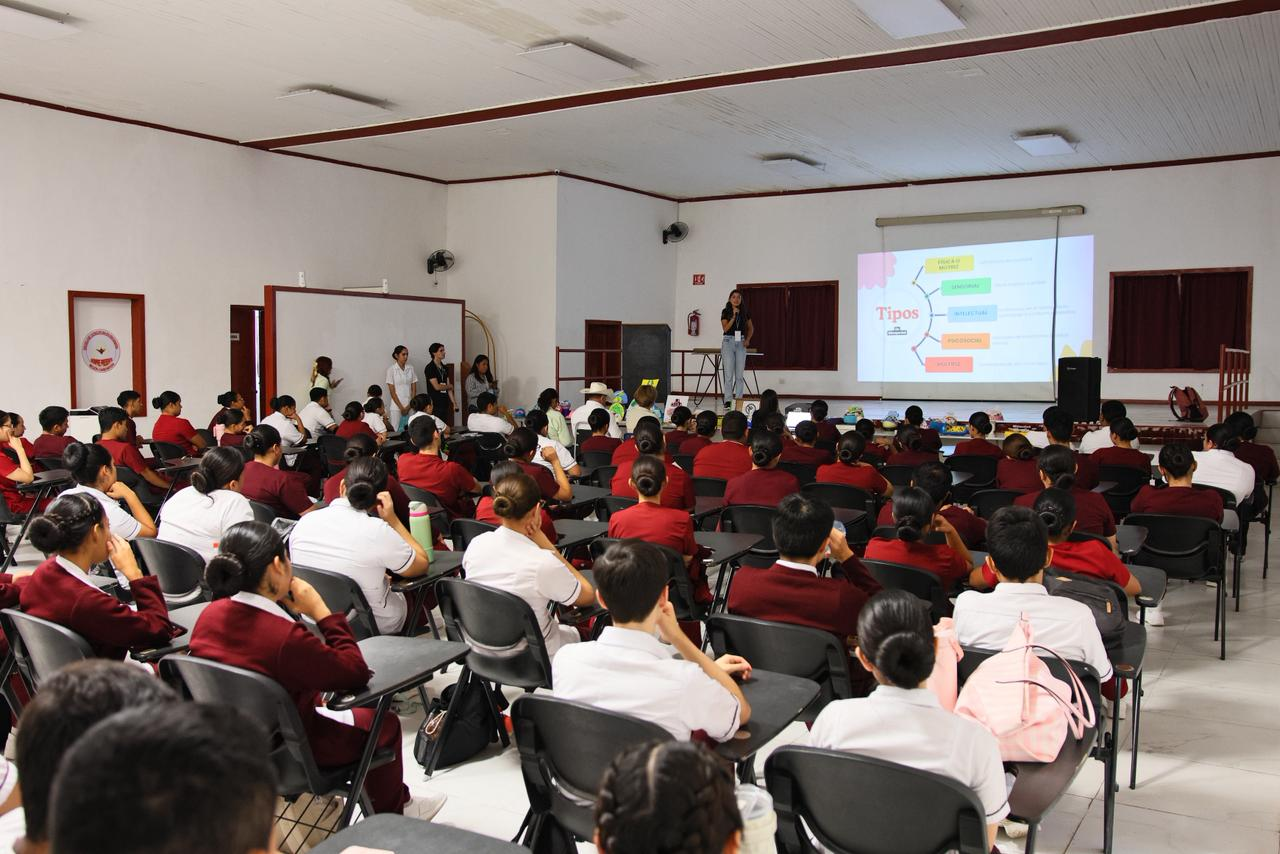 Taller “Rompiendo Barreras”: Chano Díaz promueve la inclusión entre futuros profesionales de la salud