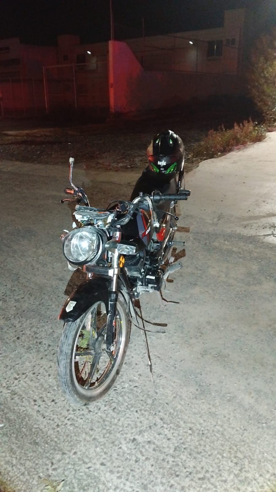 Deja accidente en moto dos heridos de gravedad