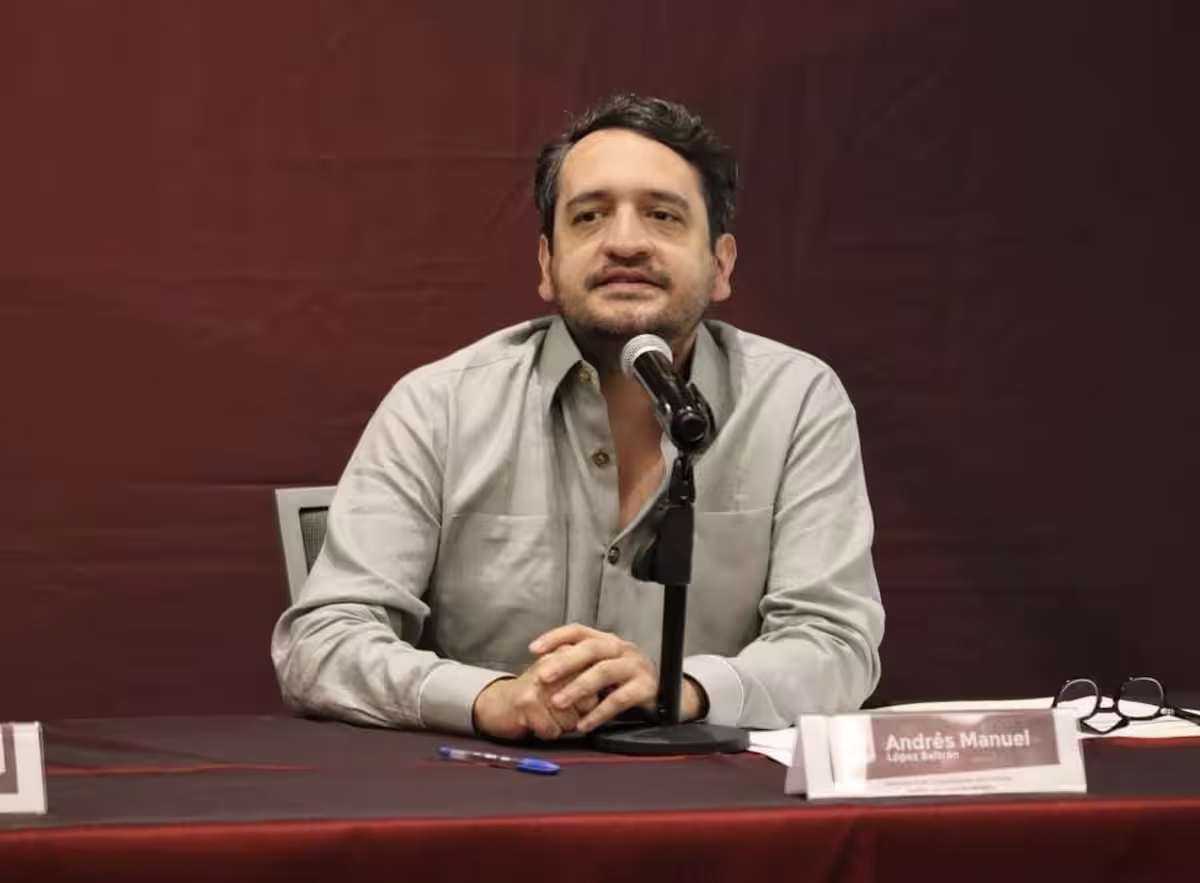 Ignora Andy López Beltrán evento de Morena del primer año de Sheinbaum