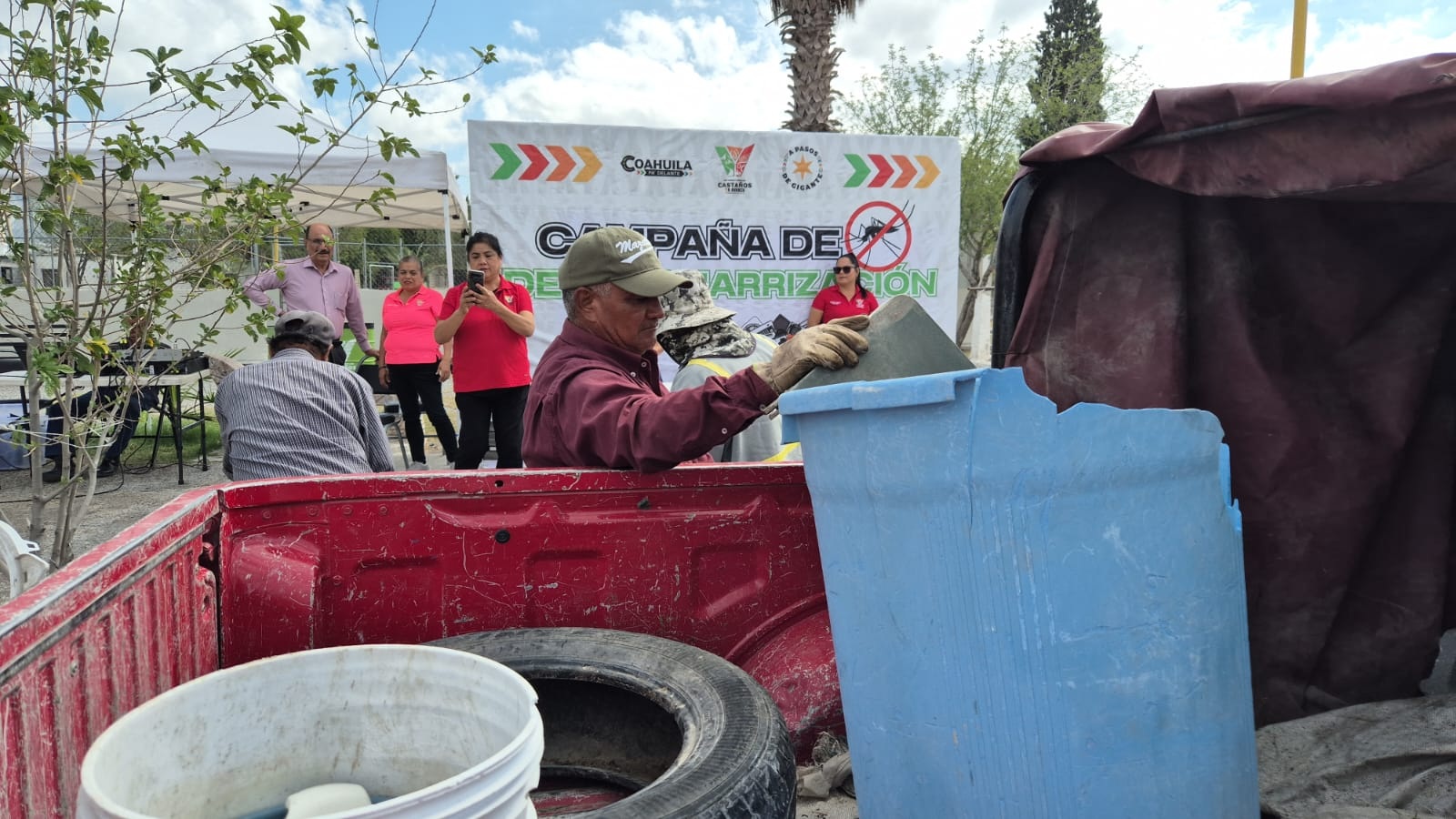 CONTINÚA DESCACHARRIZACIÓN EN LAS COLONIAS DE CASTAÑOS