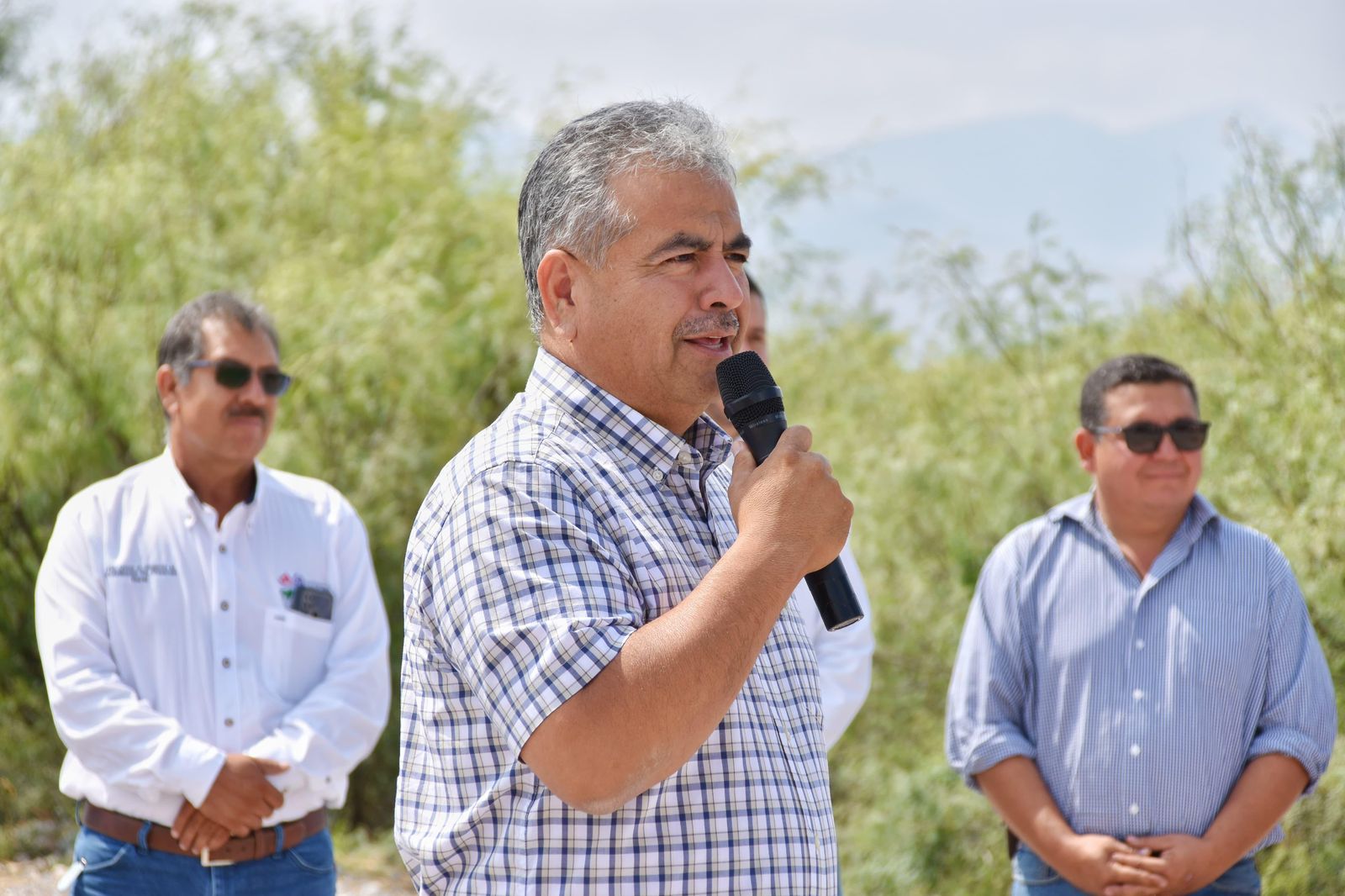 Cumple Leija compromiso de rehabilitar el auditorio de 4-C