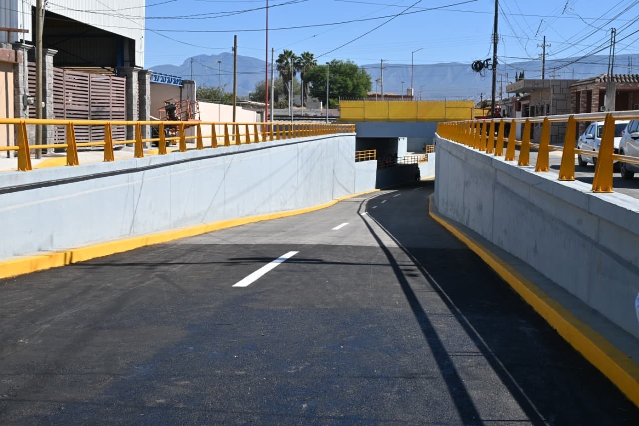 Inauguran Manolo y Sari Par Vial Almadén–Coahuila