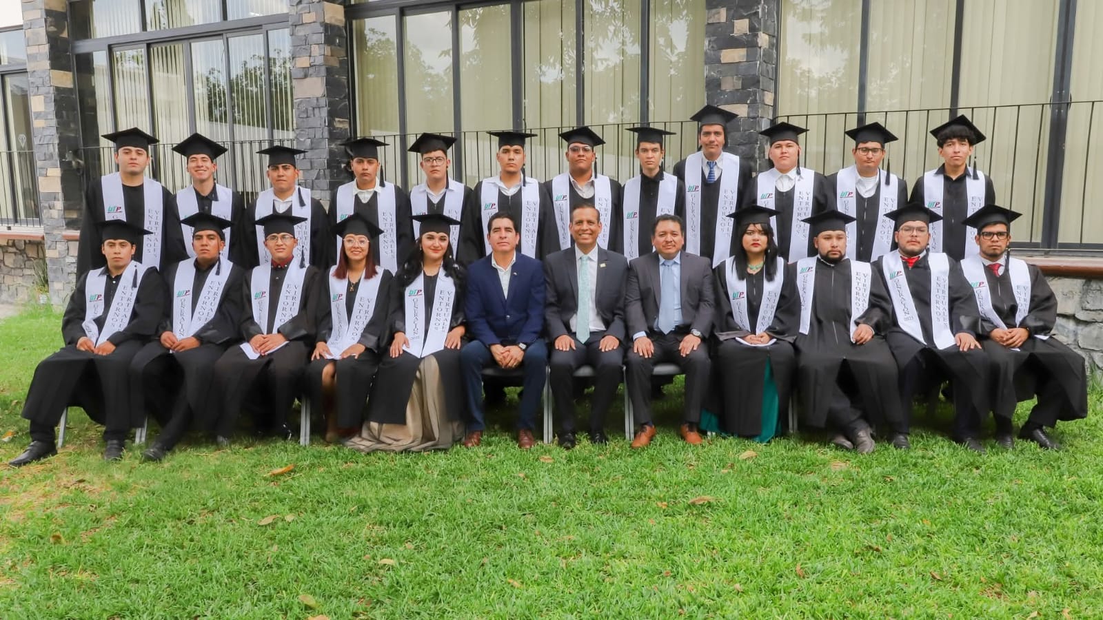 Se gradúan de UTP 125 profesionistas
