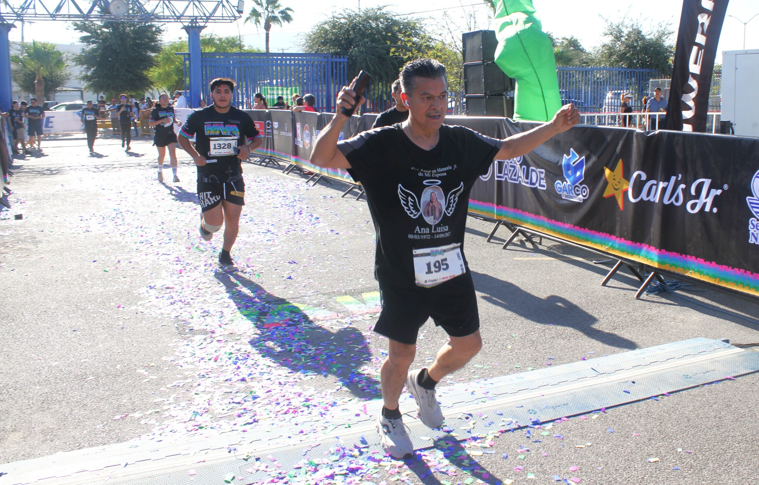 Corre 21K en memoria de su esposa fallecida