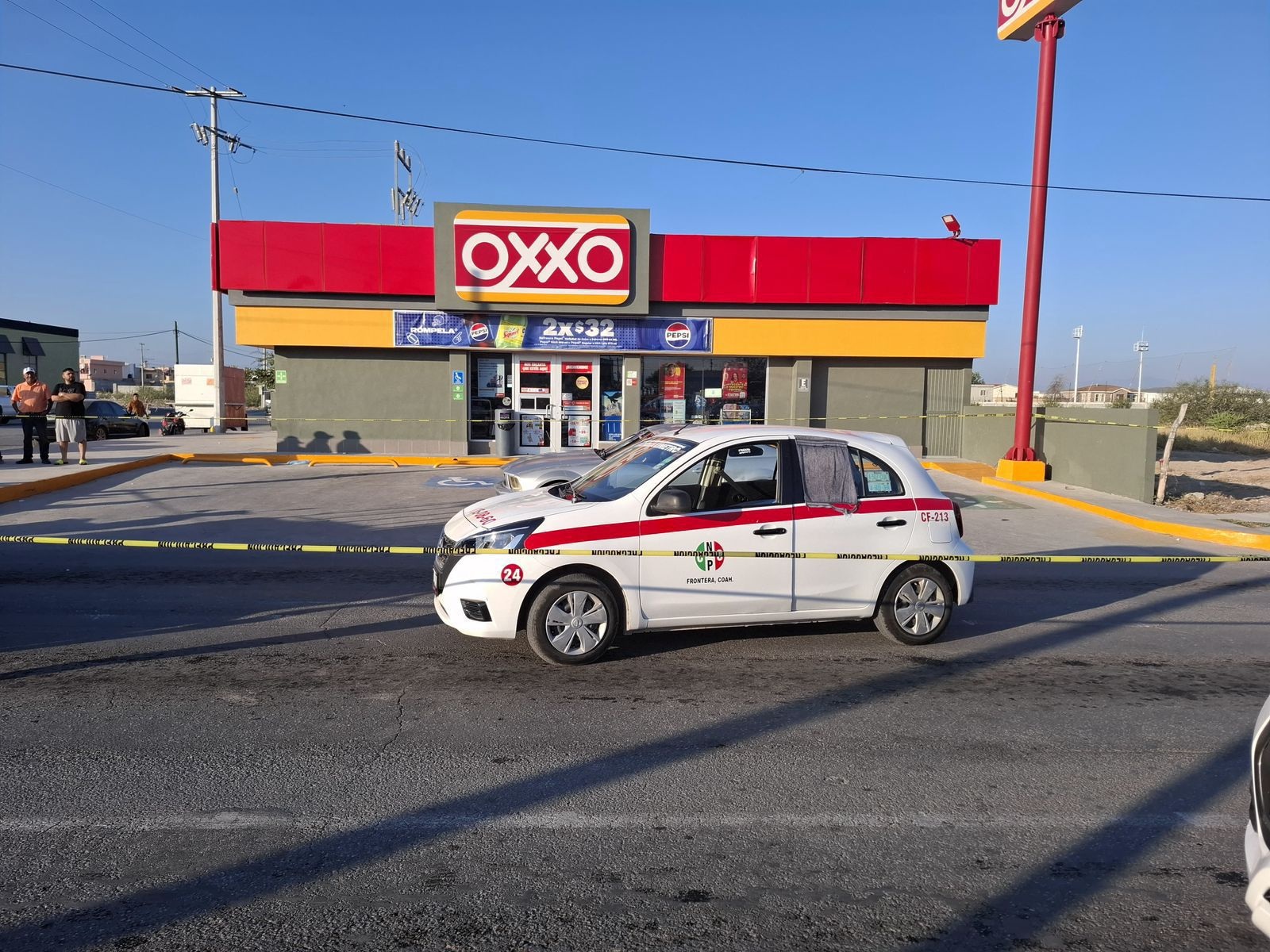 Muere taxista de infarto a días de perder a esposa