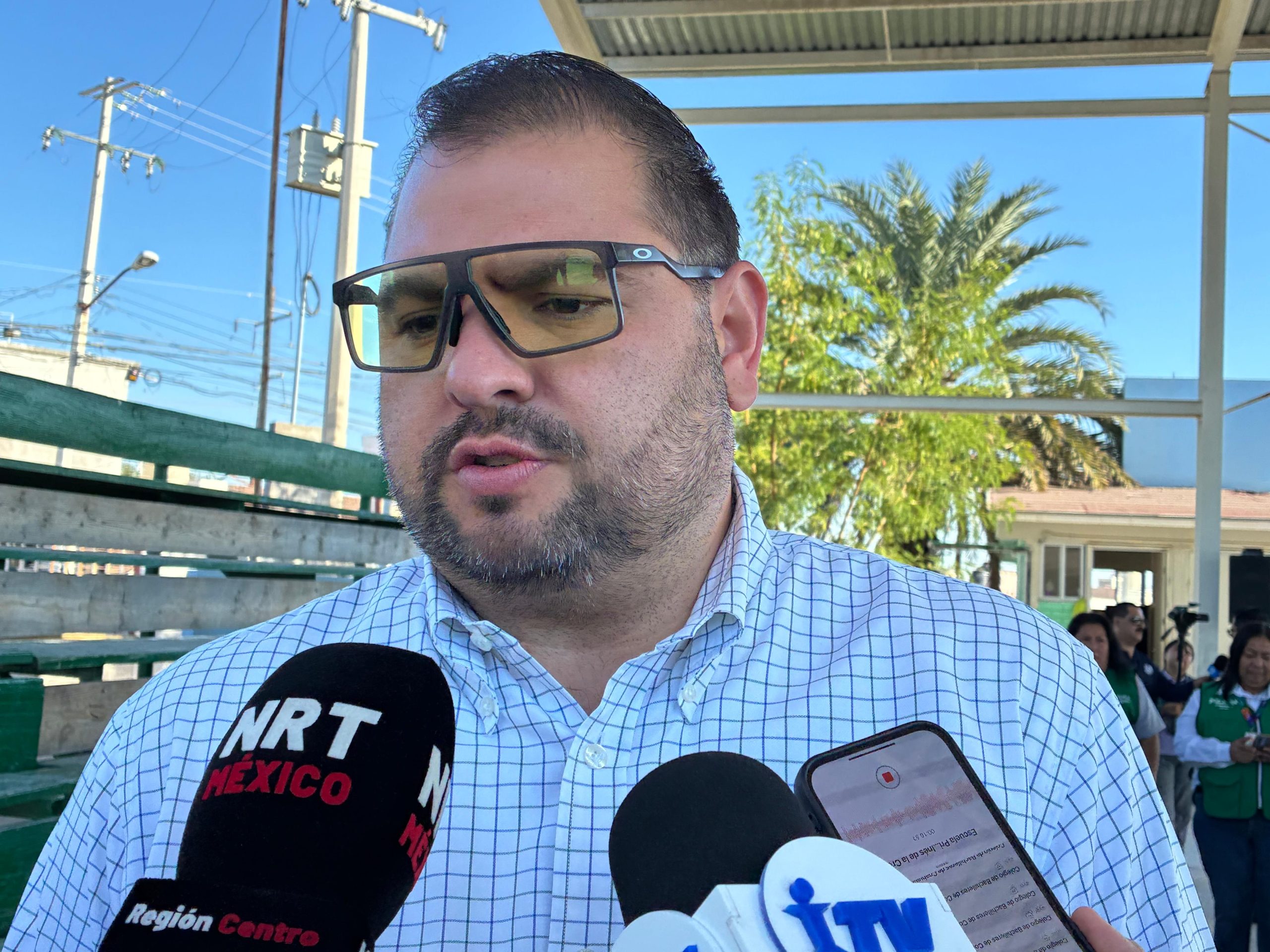 Llegan a acuerdo y reabren escuela