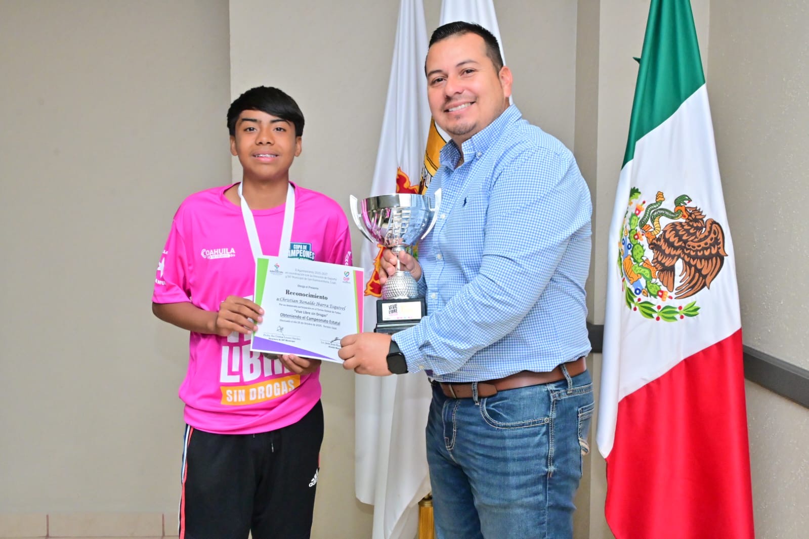 Gana equipo de fútbol de SB torneo estatal