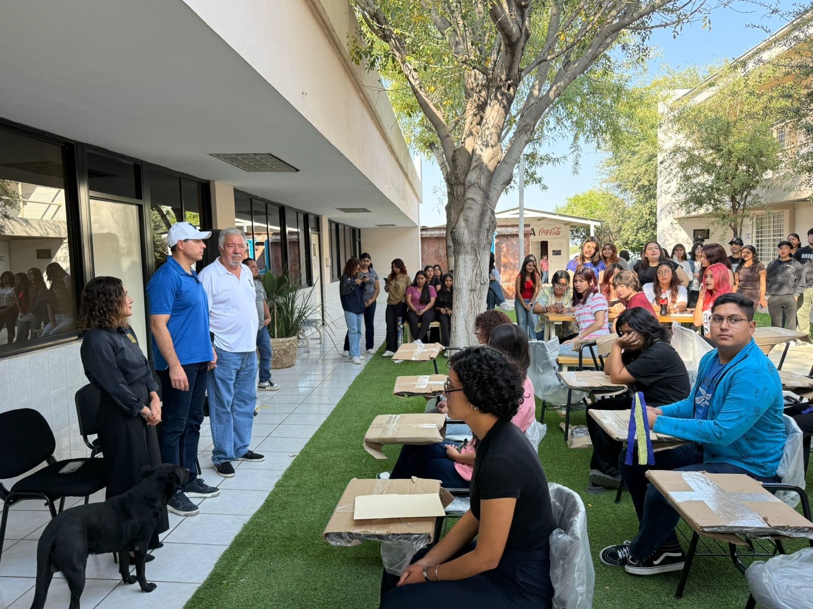 Entregan mobiliario a escuelas de la Unidad Norte de la UAdeC