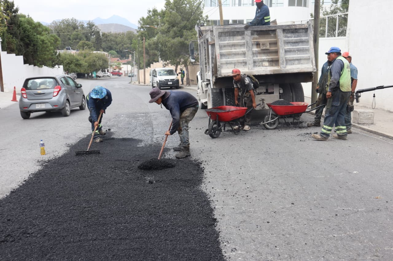 Continúa Saltillo con acciones de bacheo en todos los sectores