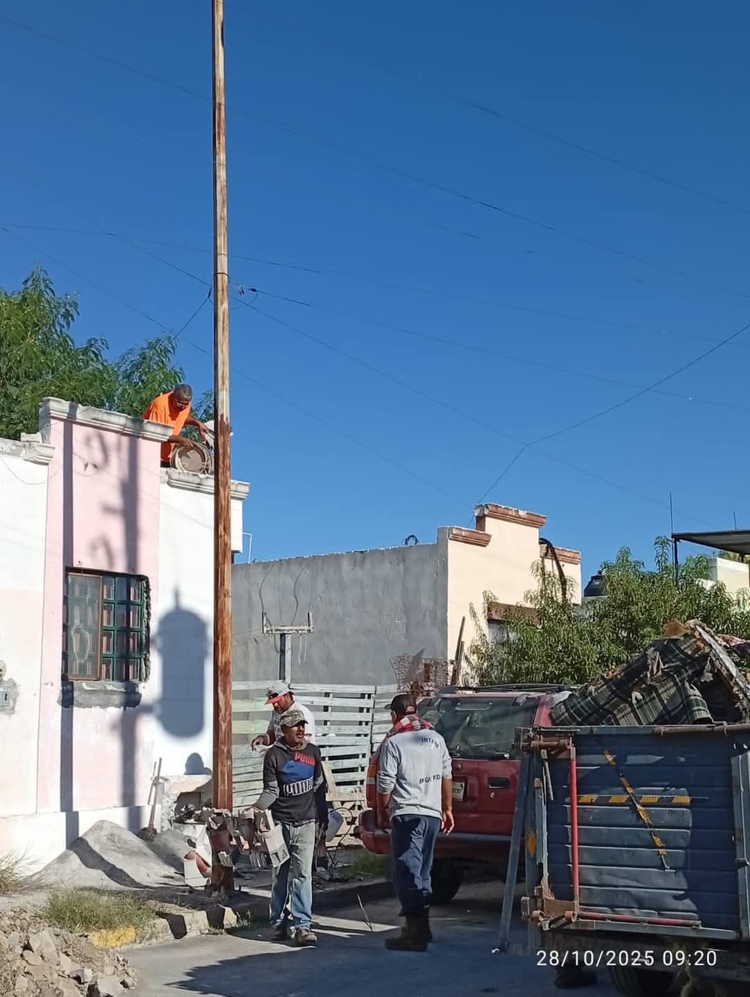 SEGUIMOS CON LA LIMPIEZA Y DESCACHARRIZACIÓN EN LA COLONIA LAS VÍRGENES